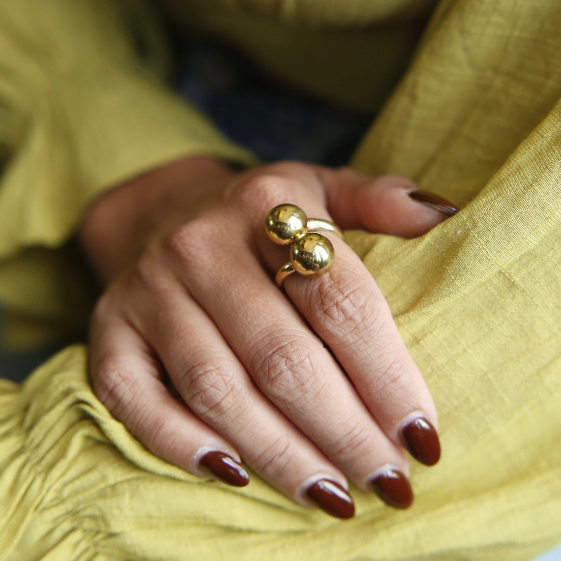 Adjustible modern brass sphere ring