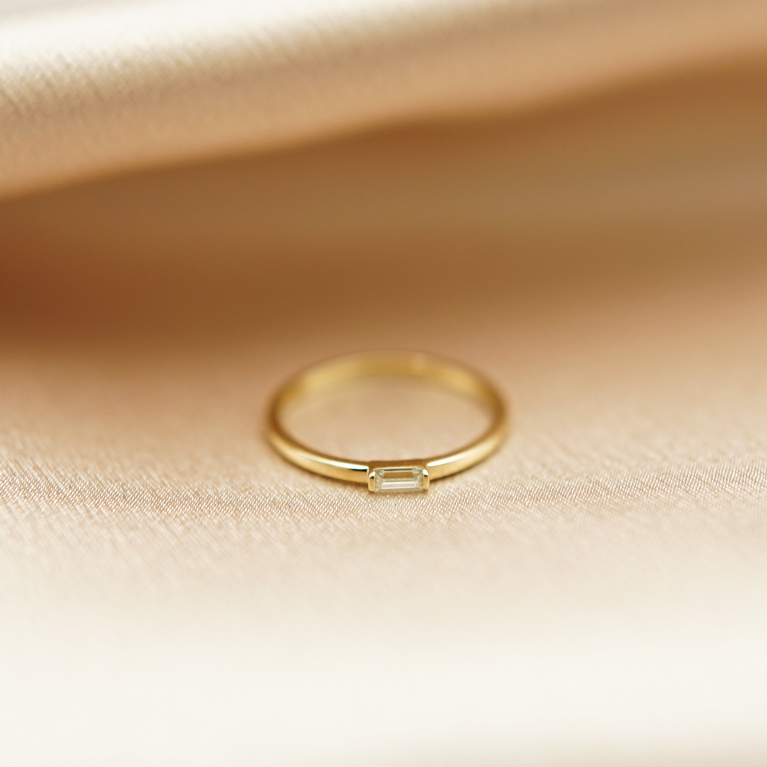 10K Baguette Moissanite Band