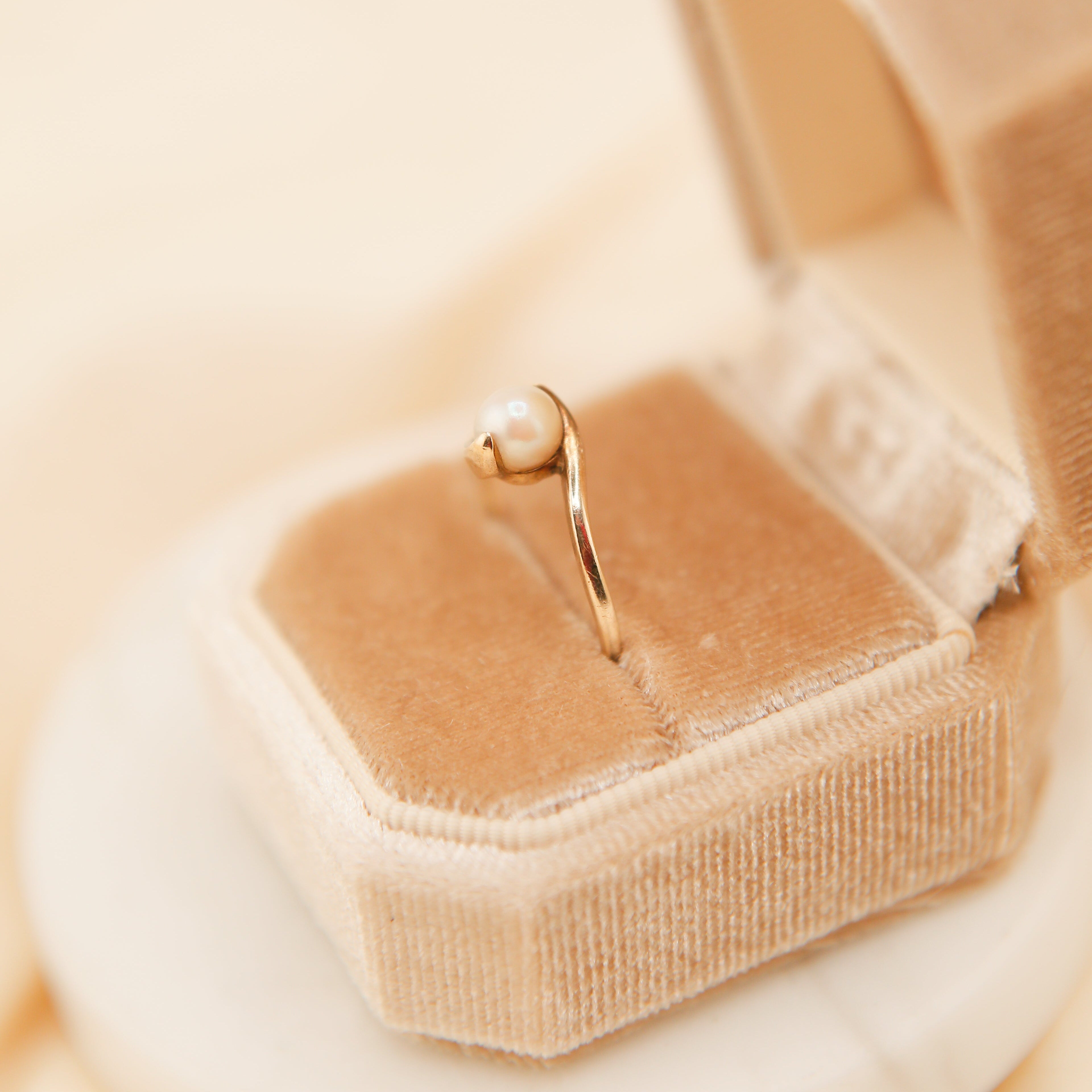 Midcentury 14k Solitaire Bypass Pearl | sz 8