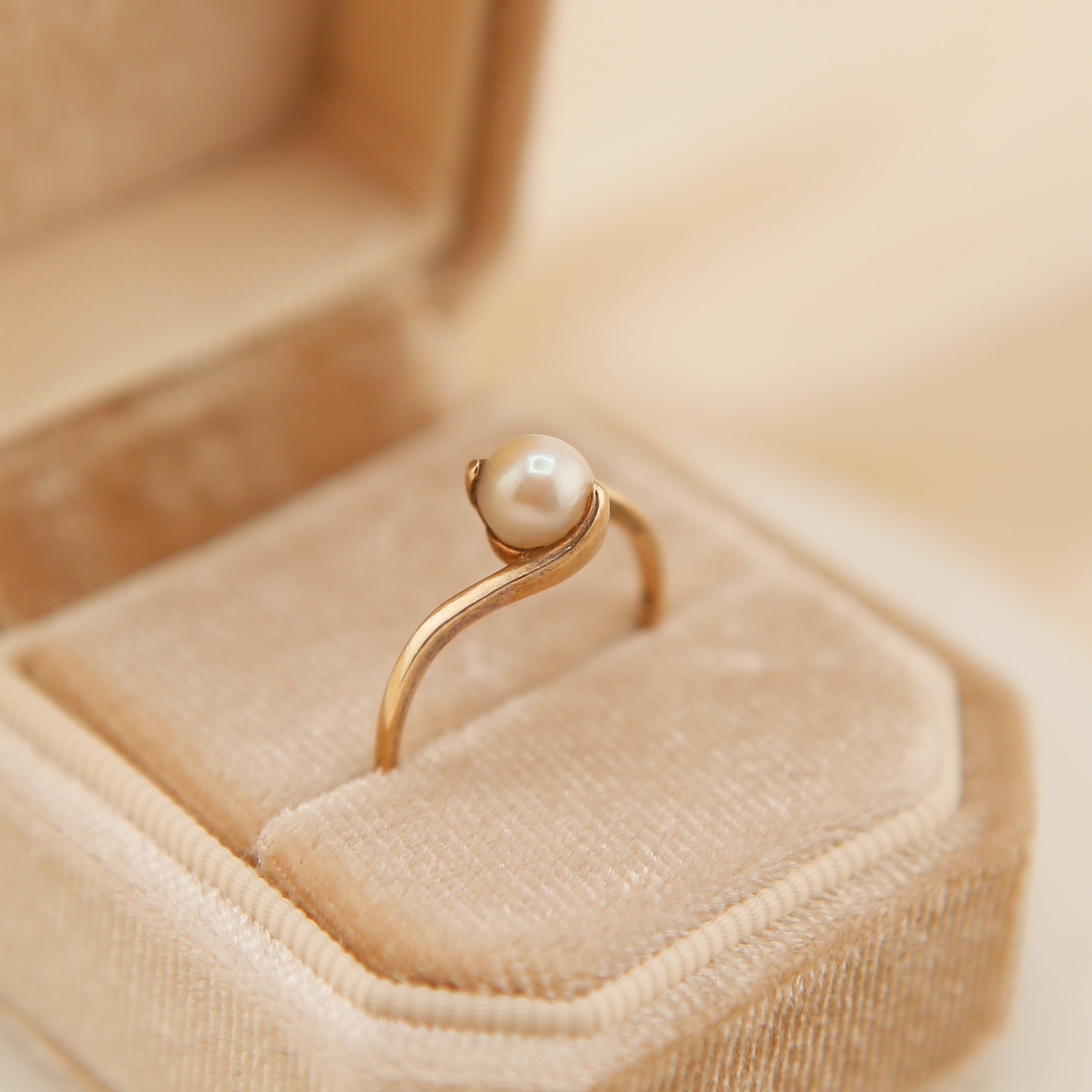 Midcentury 14k Solitaire Bypass Pearl | sz 8