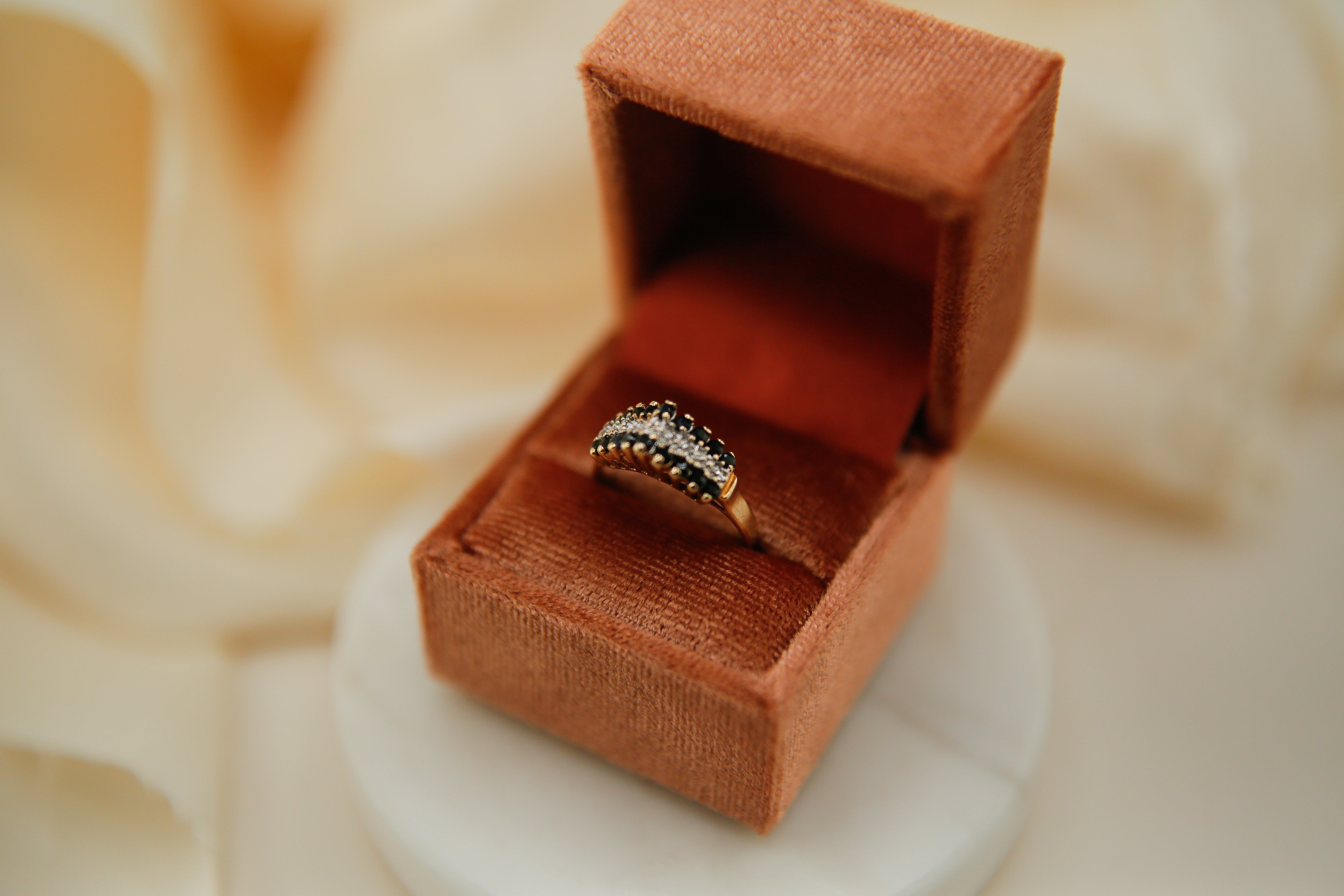 70's 10k Three Row Diamond + Blue Stone | sz 7.75