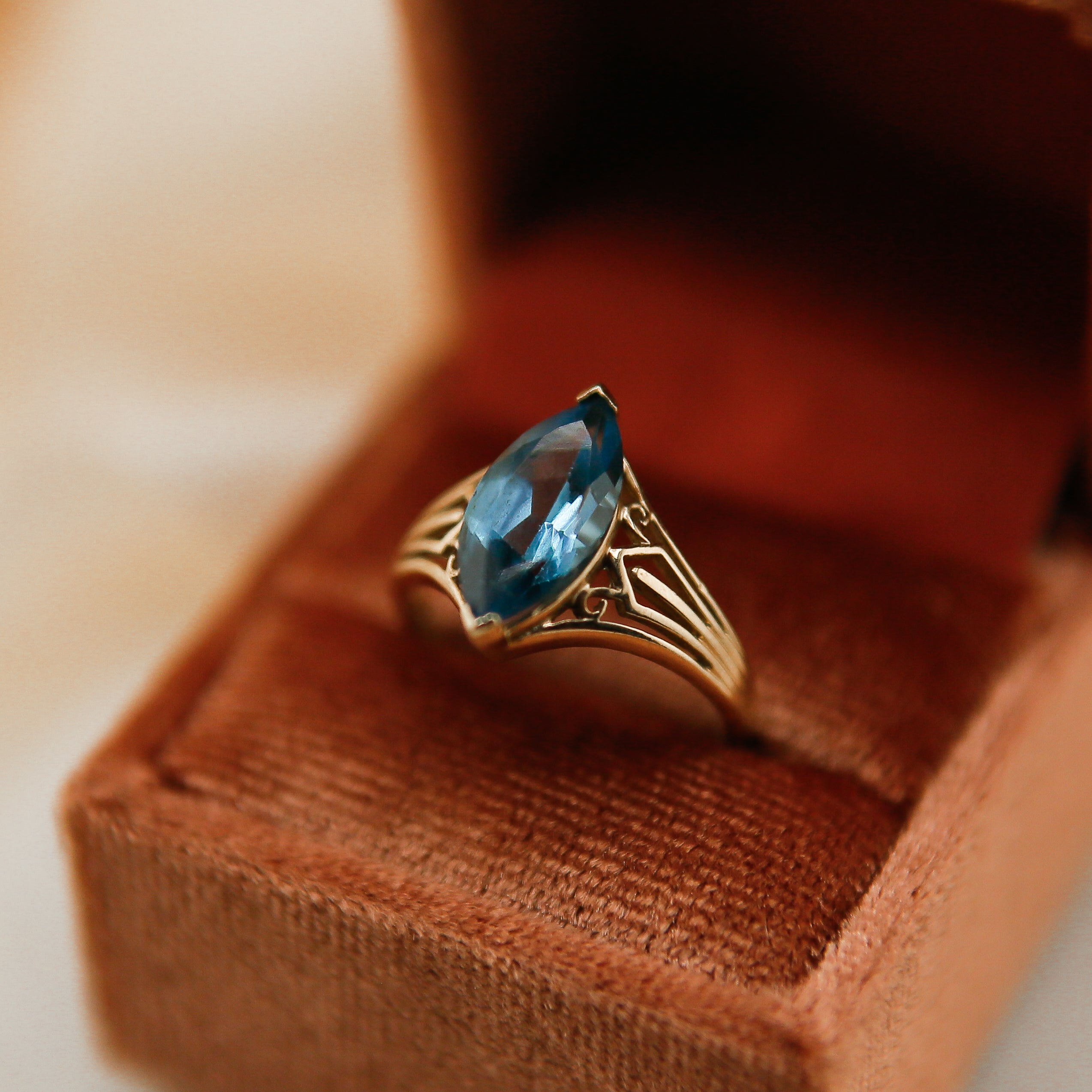 70's Marquise Blue Lab Sapphire Solitaire 10k Ring | sz 7.75
