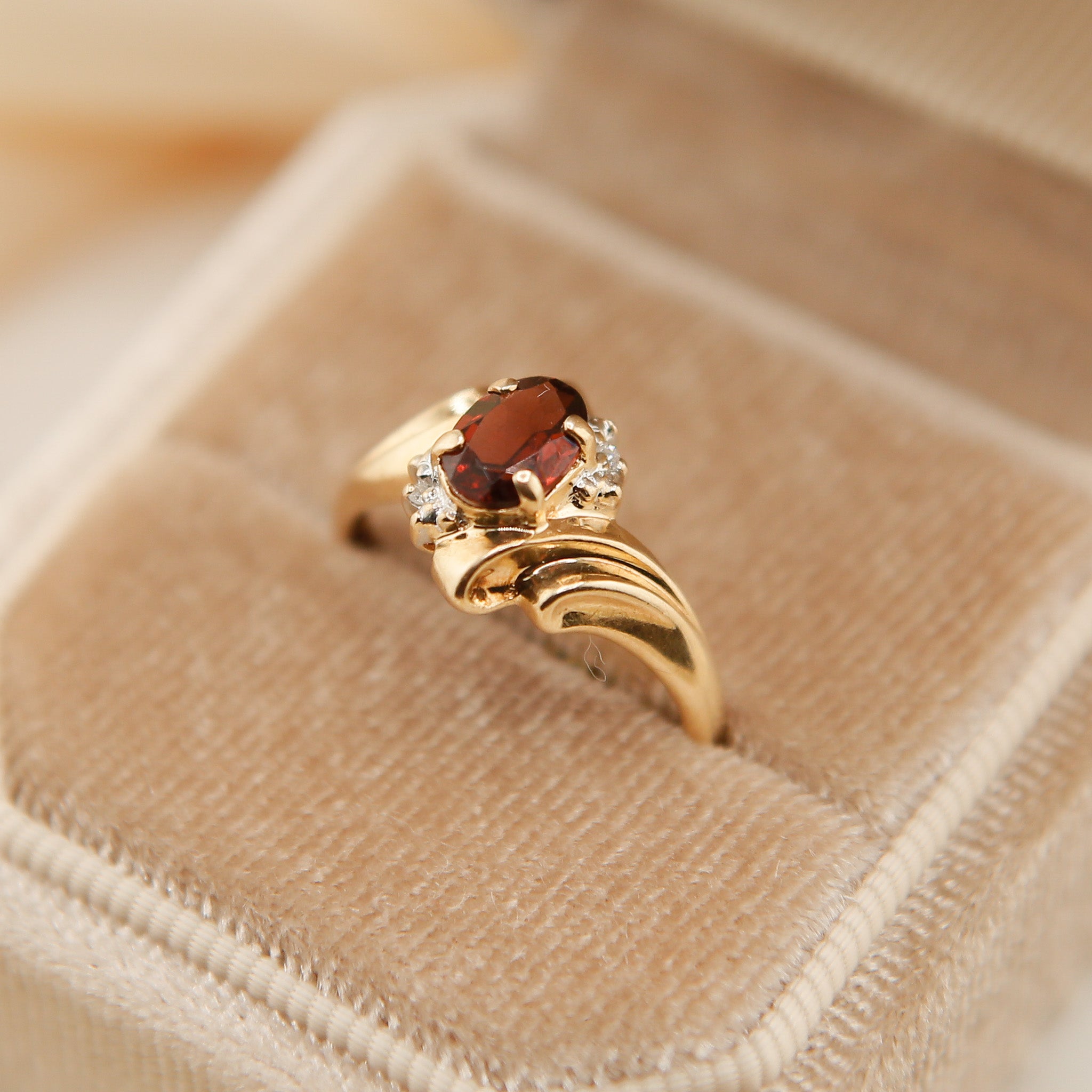 80's Dainty 10k Garnet & Diamond Bypass Ring | sz 7