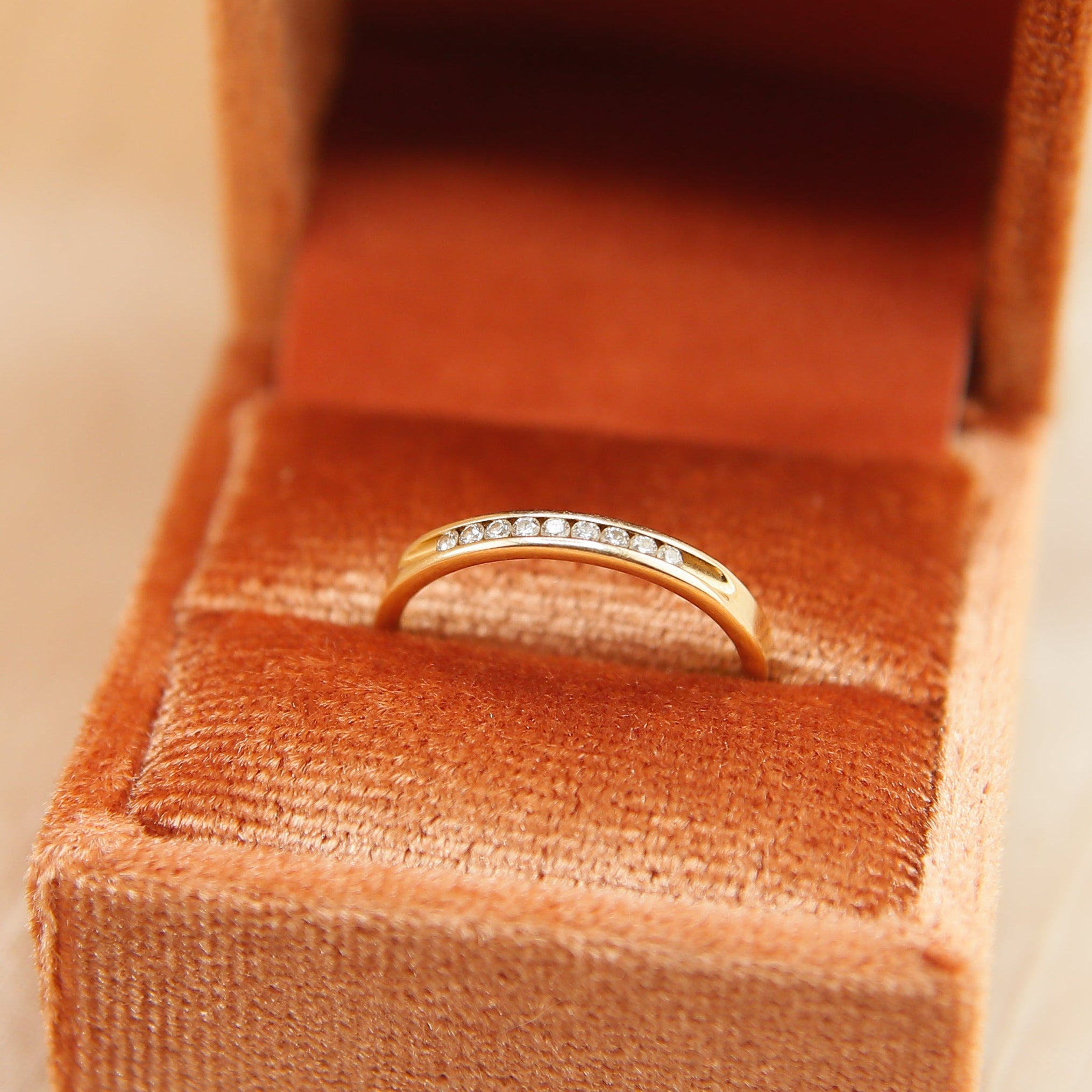 00's 14k Channel Set Diamond Band | sz 6.25