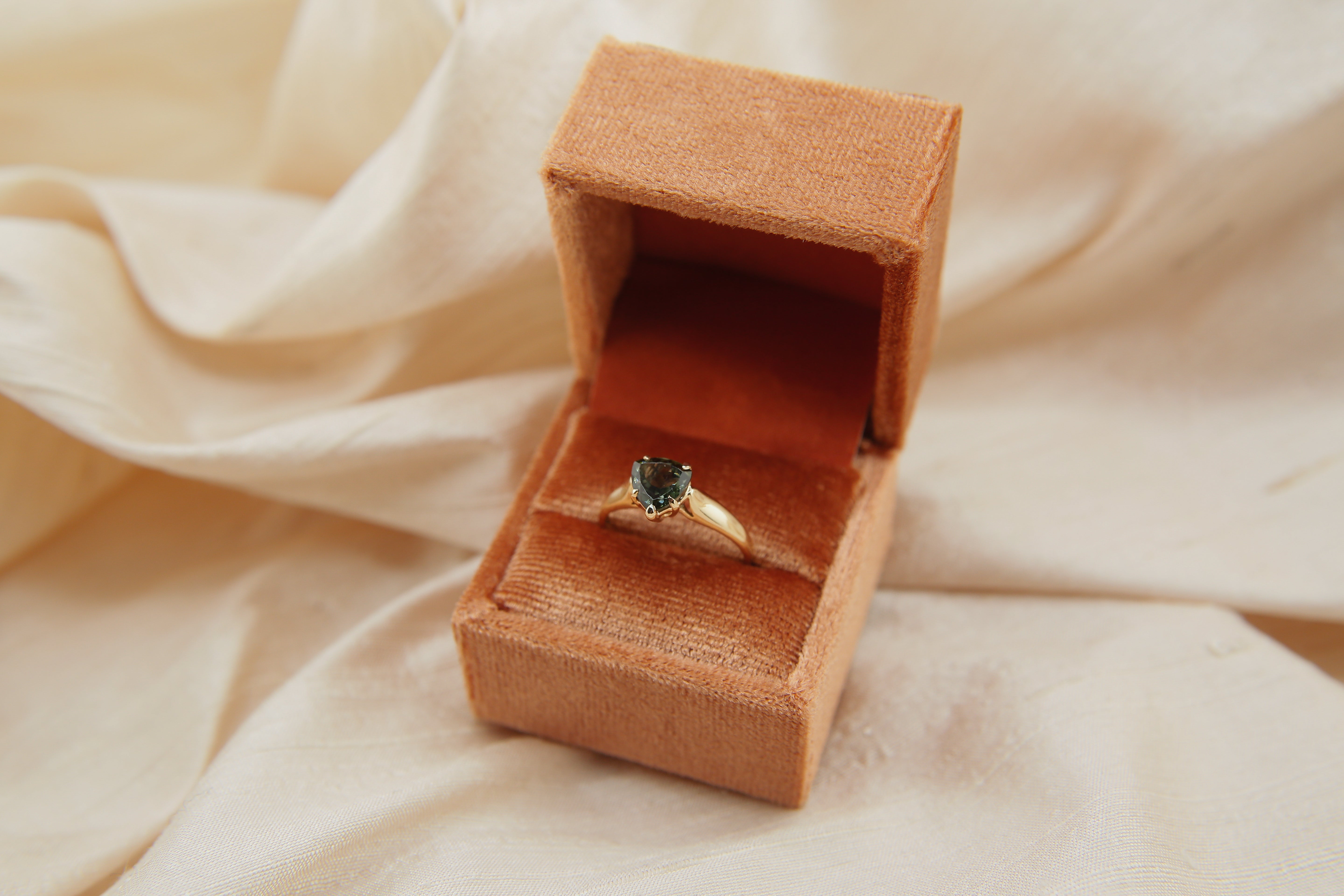 1.19ct Trillion Sapphire in 10k Vintage Setting VR198 | sz 7.25