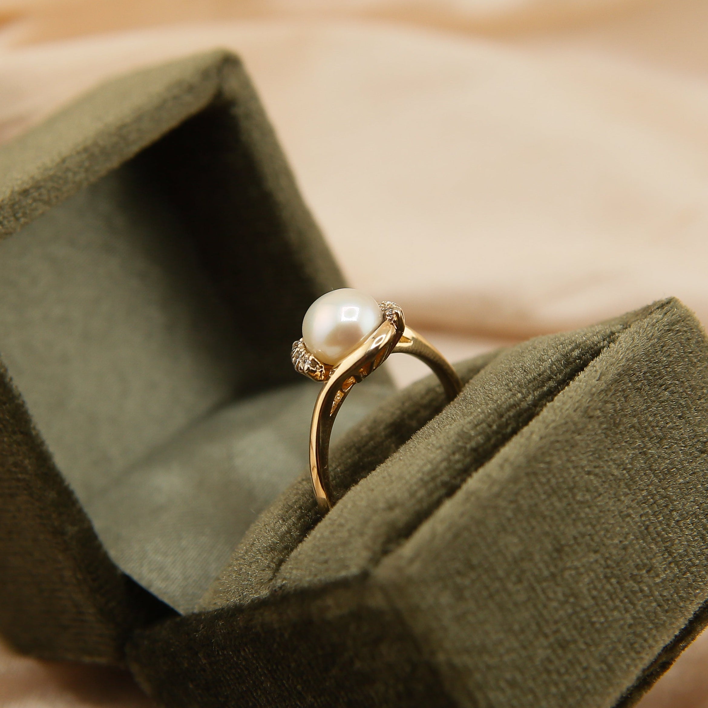 14k Peal Bypass w Diamond Accent | sz 6.5