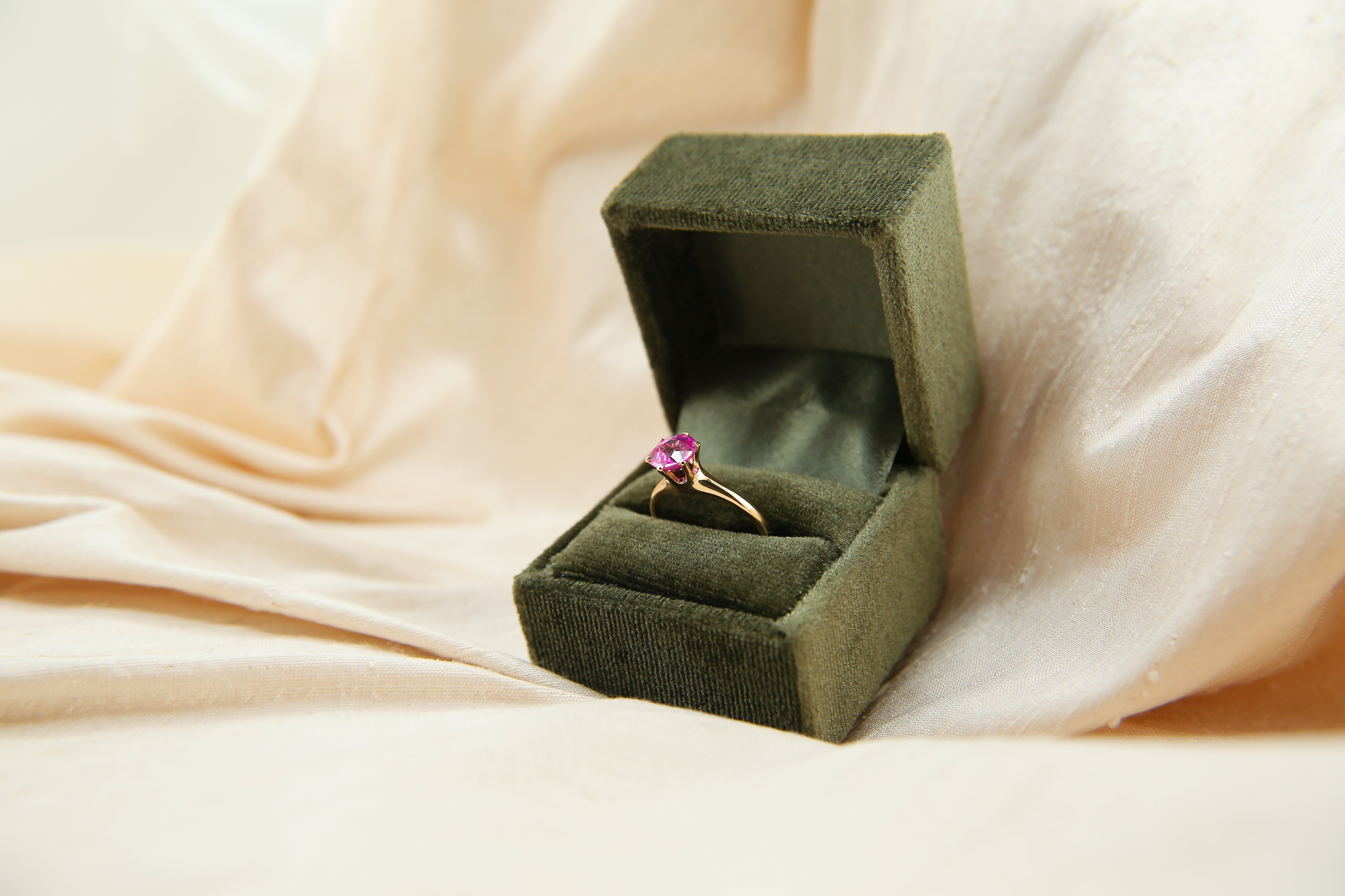 Antique Crown Set Lab Ruby | sz 5.75