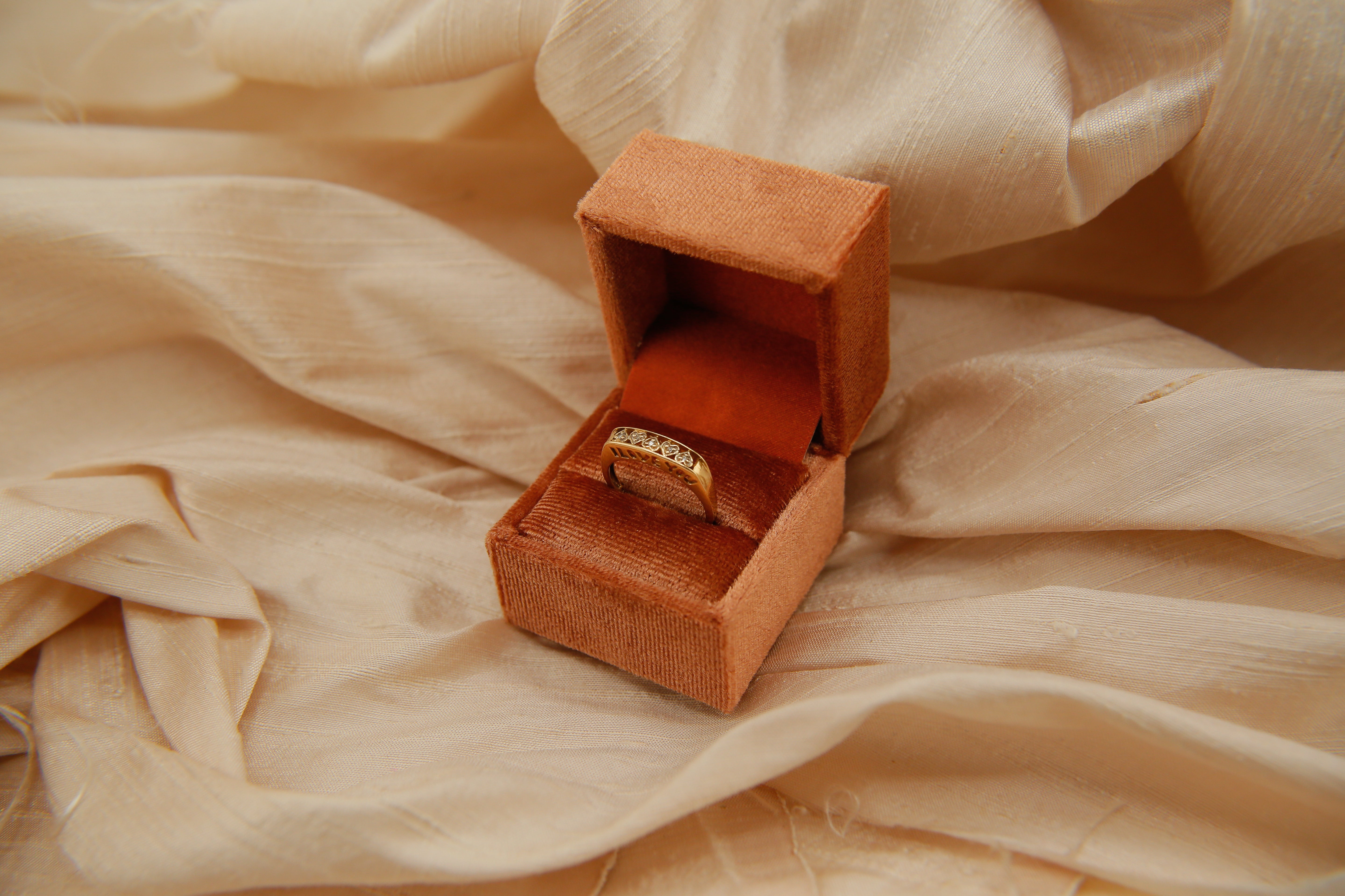 10k "I love you" y2k diamond band | sz 7