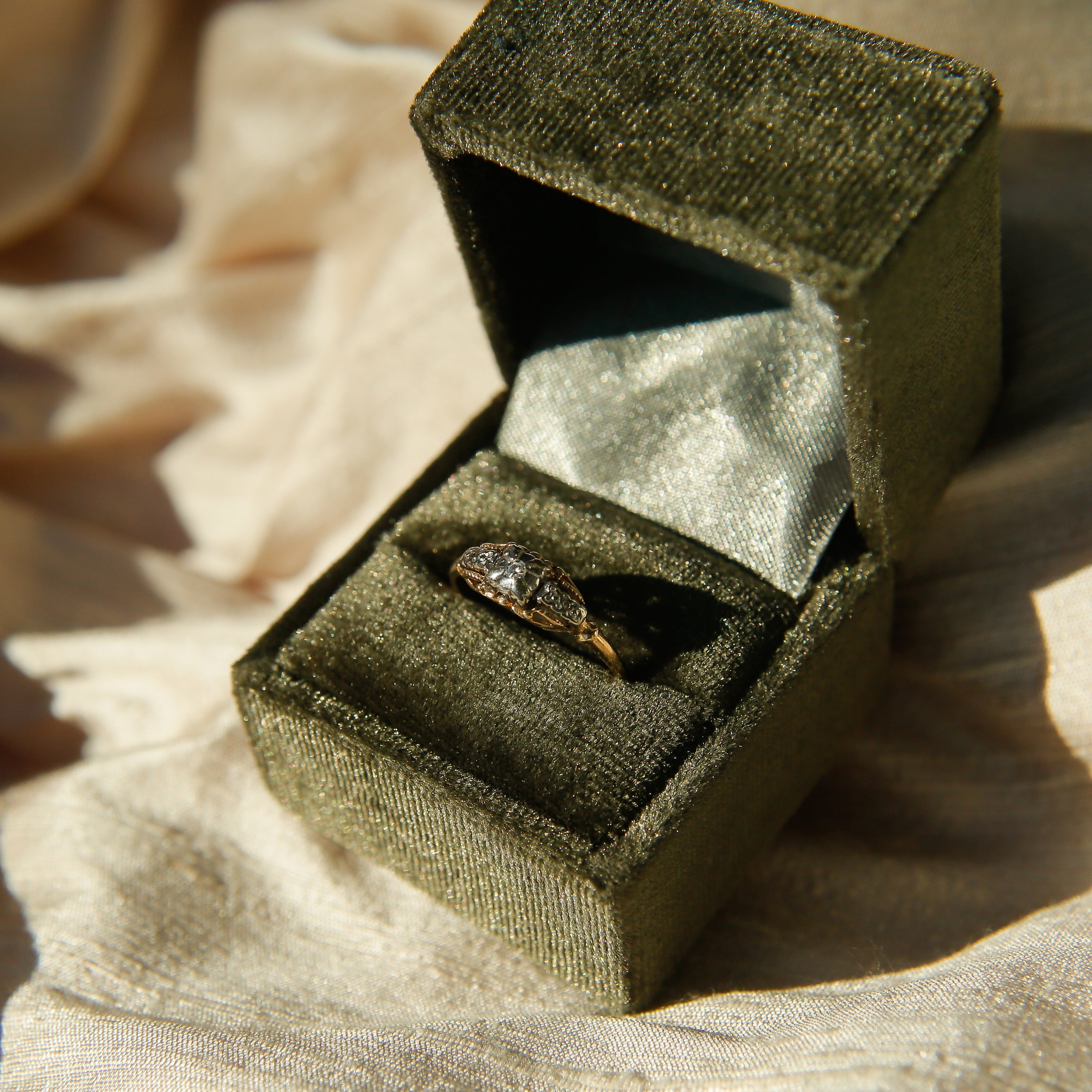 Deco Two-Tone Die Struck Birder ring | sz 6.75