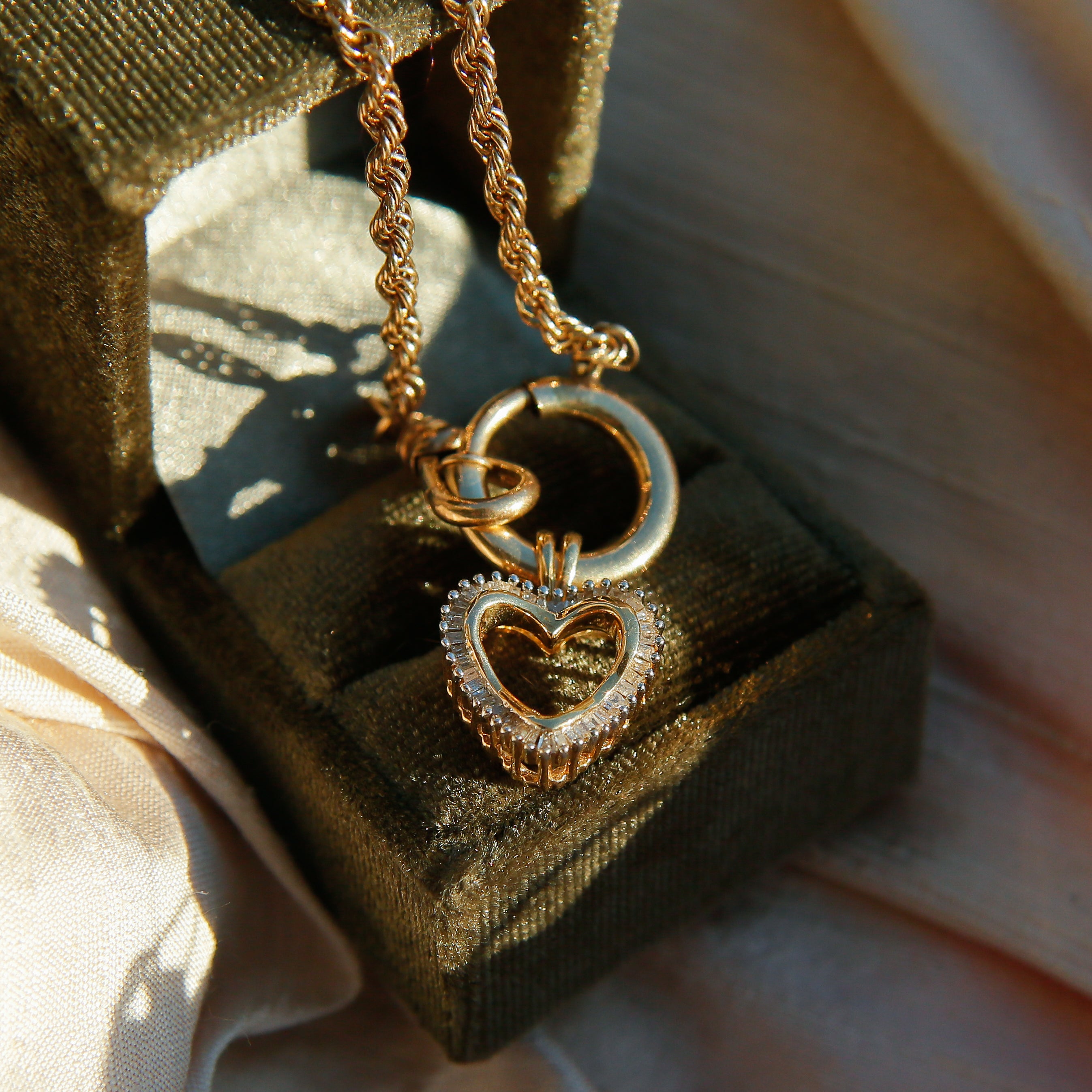 Vintage Chunky Statement Diamond Heart Choker | Necklace