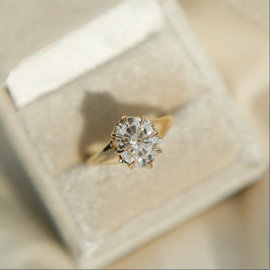 Amelia 3.0 Moissanite | sz 7