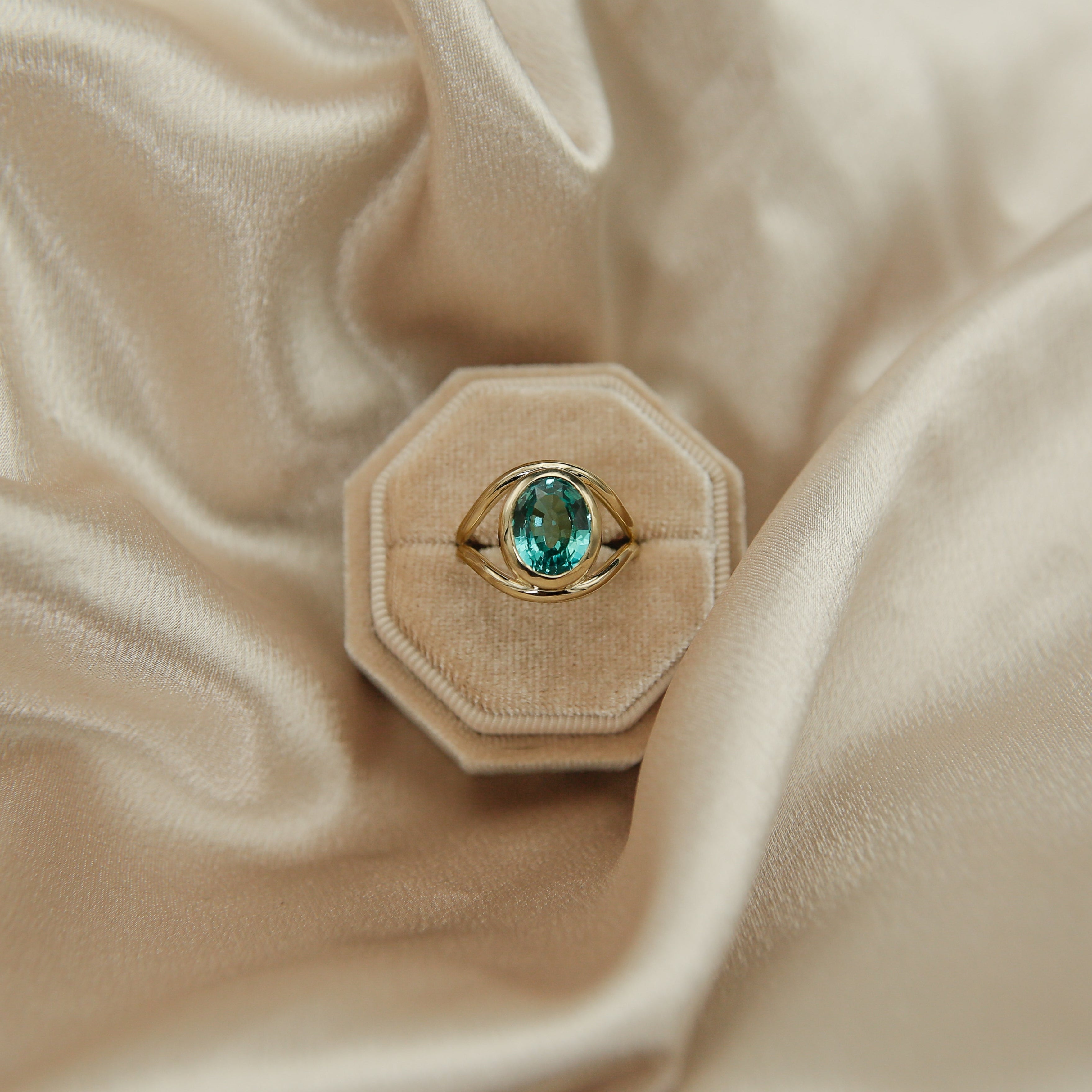 Jamie | 6.5 ct Paraiba Sapphire | sz 8