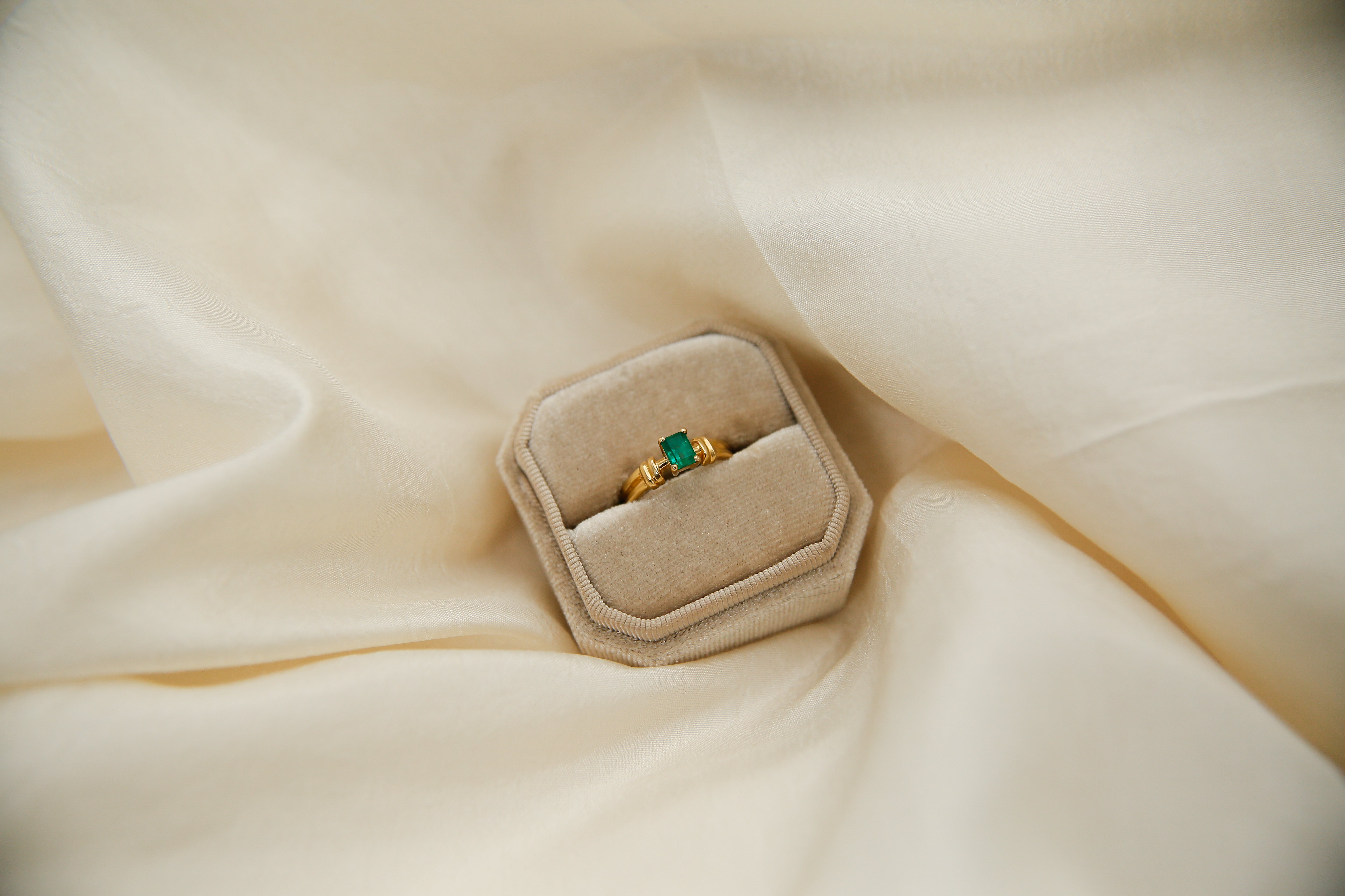 18k Deco 0.3 ct Natural Emerald Solitaire | sz 6
