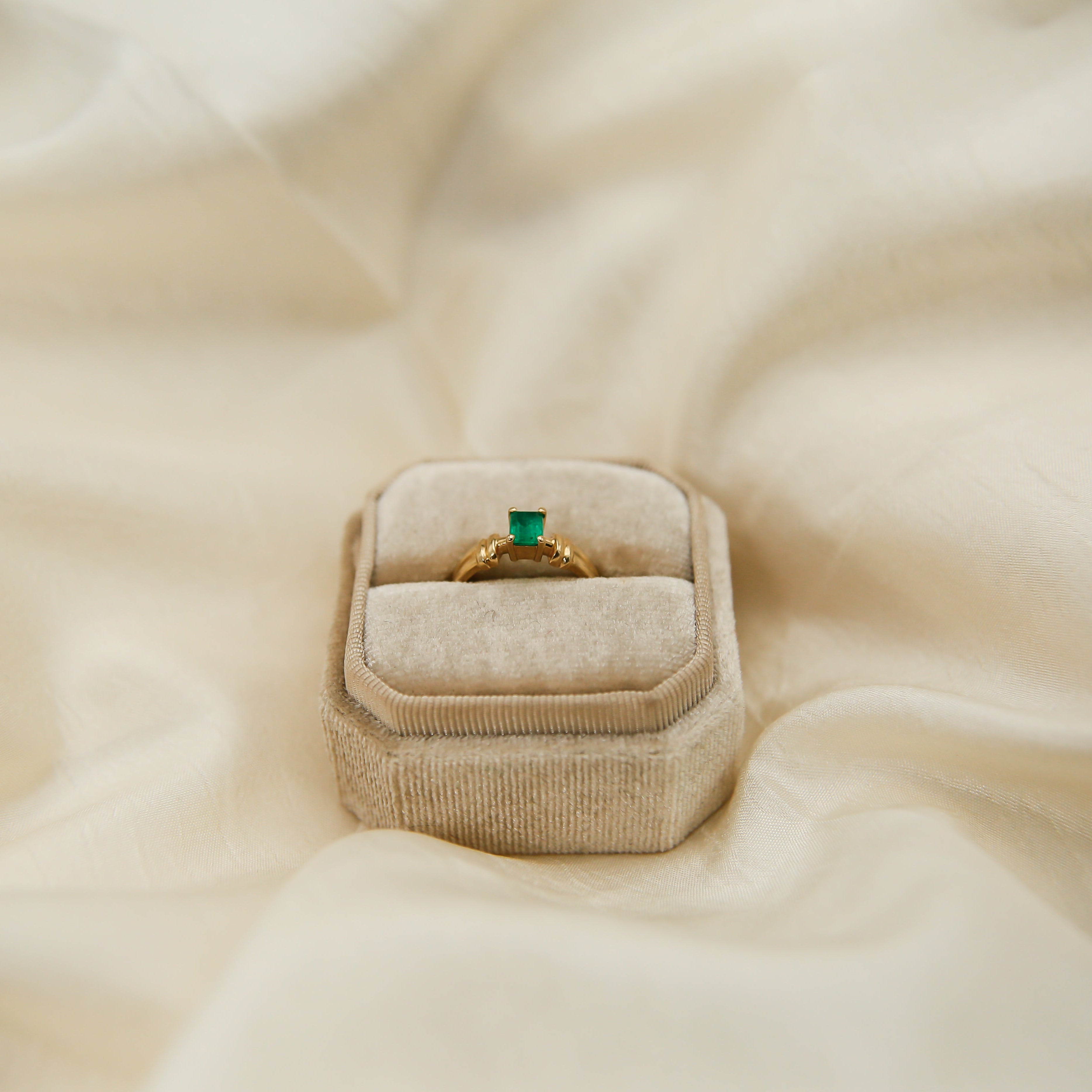 18k Deco 0.3 ct Natural Emerald Solitaire | sz 6