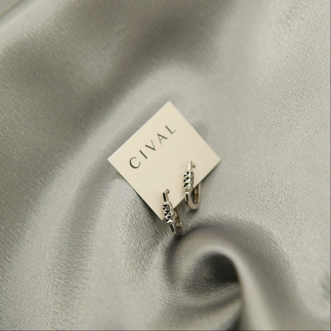 *new* Nina | Huggie Hoop