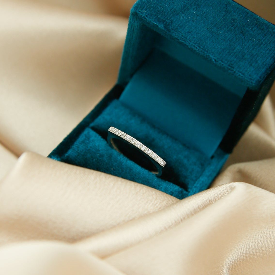19k Portuguese Diamond Bar Ring