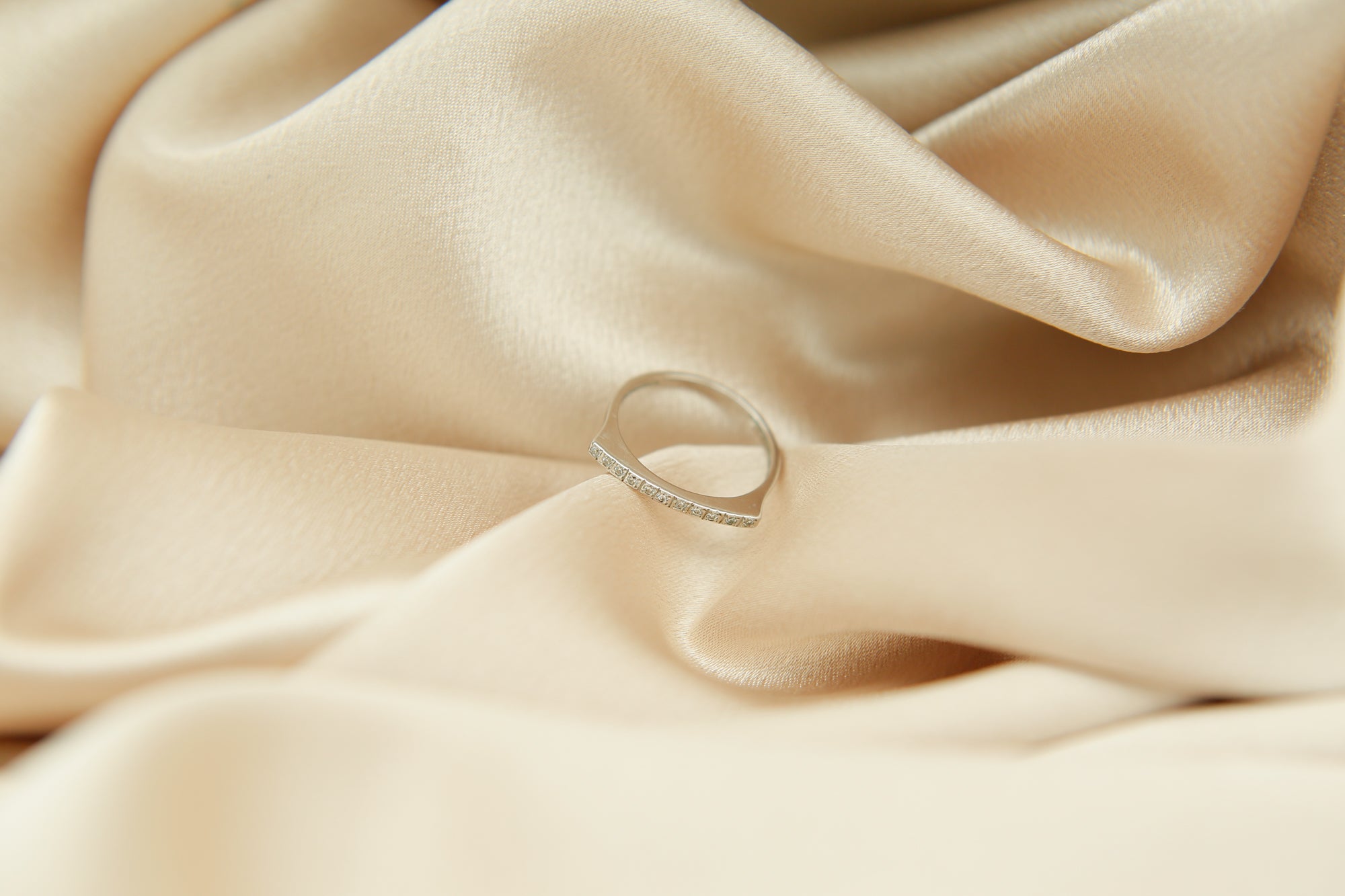 19k Portuguese Diamond Bar Ring