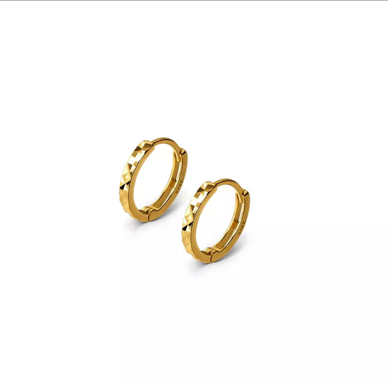 Meli | Huggie Hoop