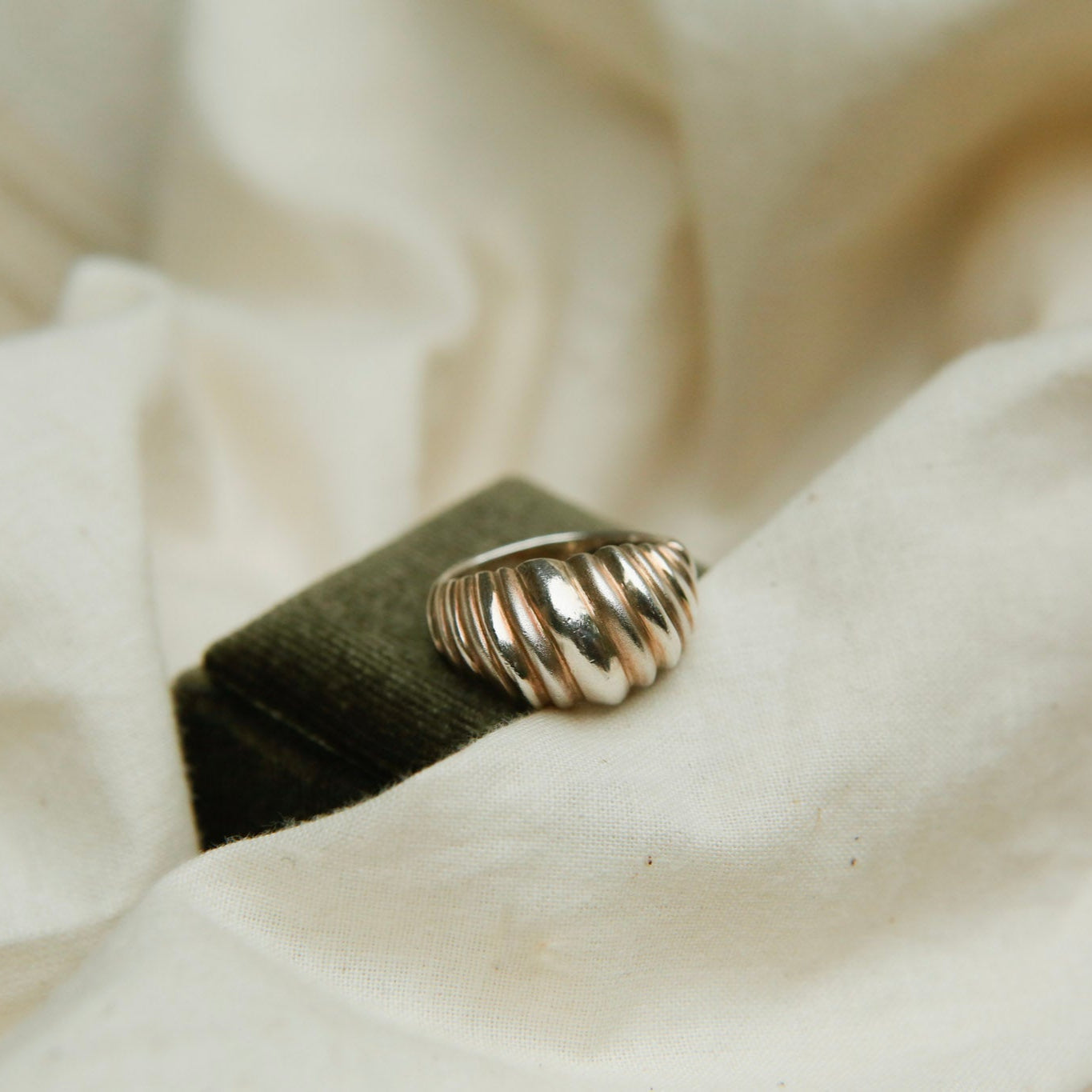 Sterling silver wave band, mexican shell ring. Vintage in good condition sold at cival collective in Milwaukee Wisconsin