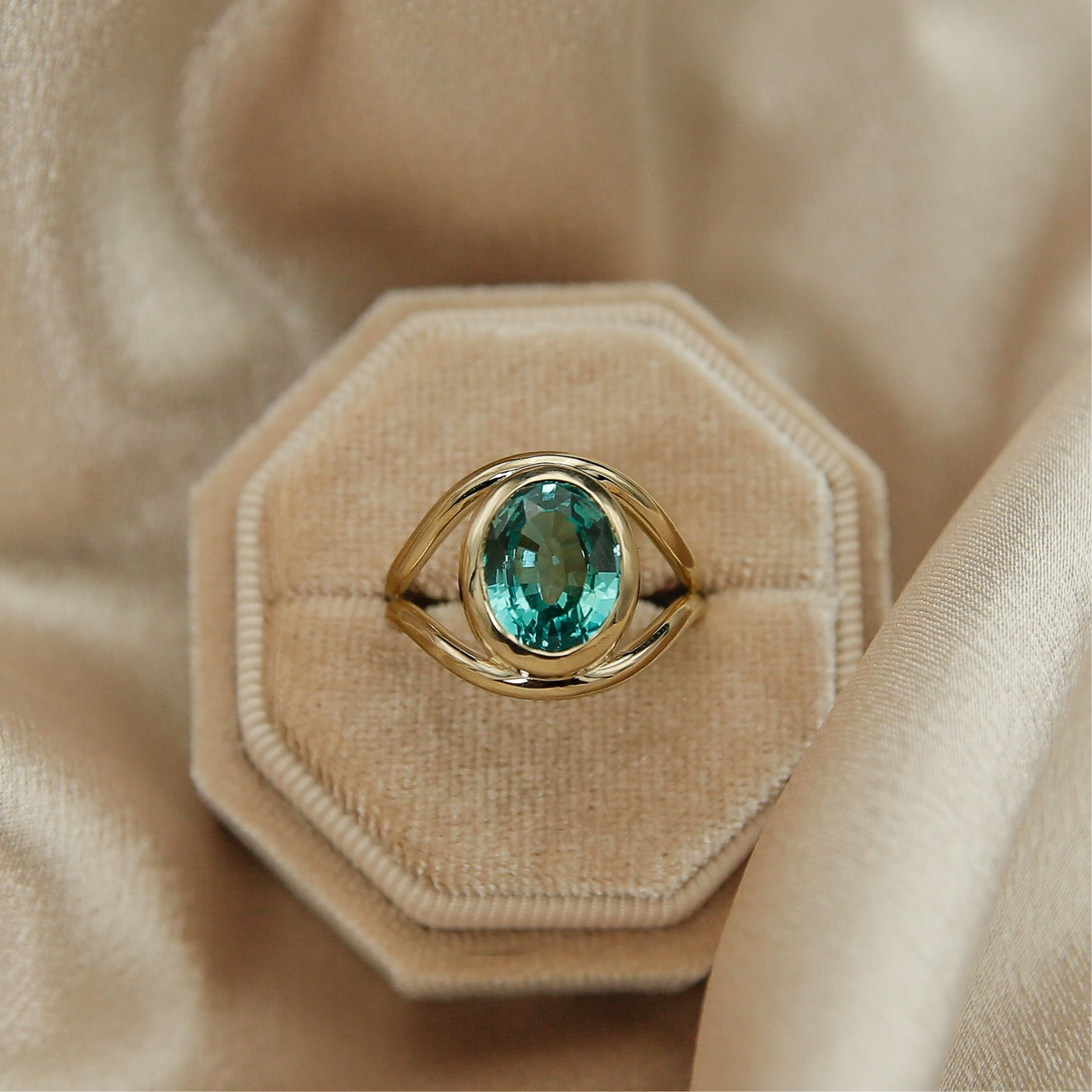 Jamie | 6.5 ct Paraiba Sapphire | sz 8