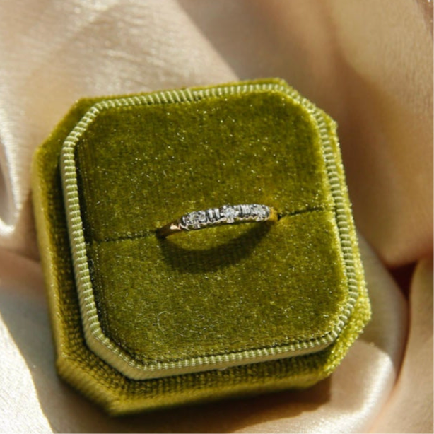 Vintage 14k Diamond Three Stone Band | sz 4.75