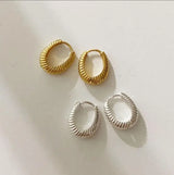 Olivia Hoops