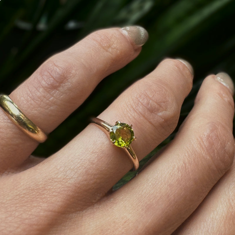 1890s 10k Green Tourmaline Ring | SZ 6