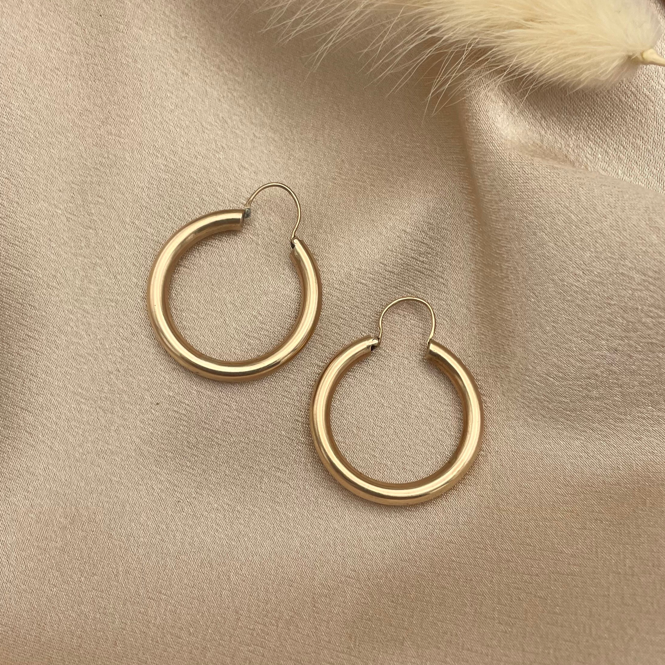 14k Vintage 26mm Hoops