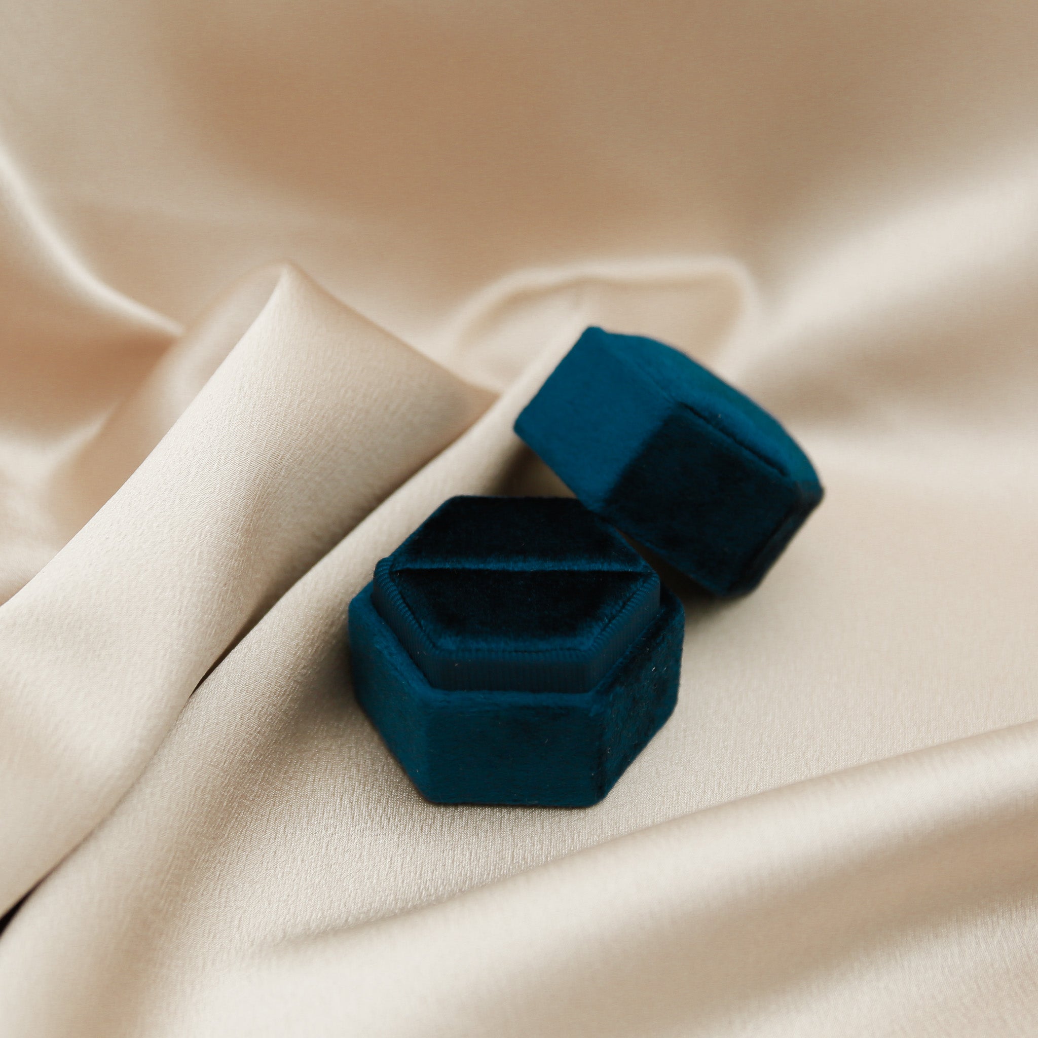 Hexagon Velvet Ring Box