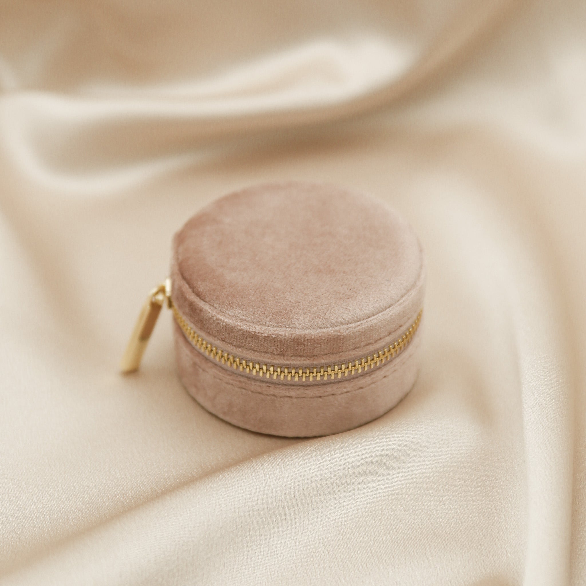 Round Velvet Travel Jewelry Case