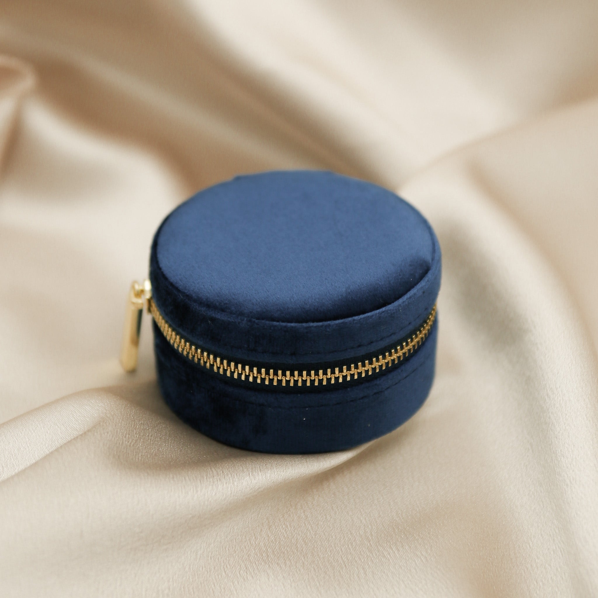 Round Velvet Travel Jewelry Case