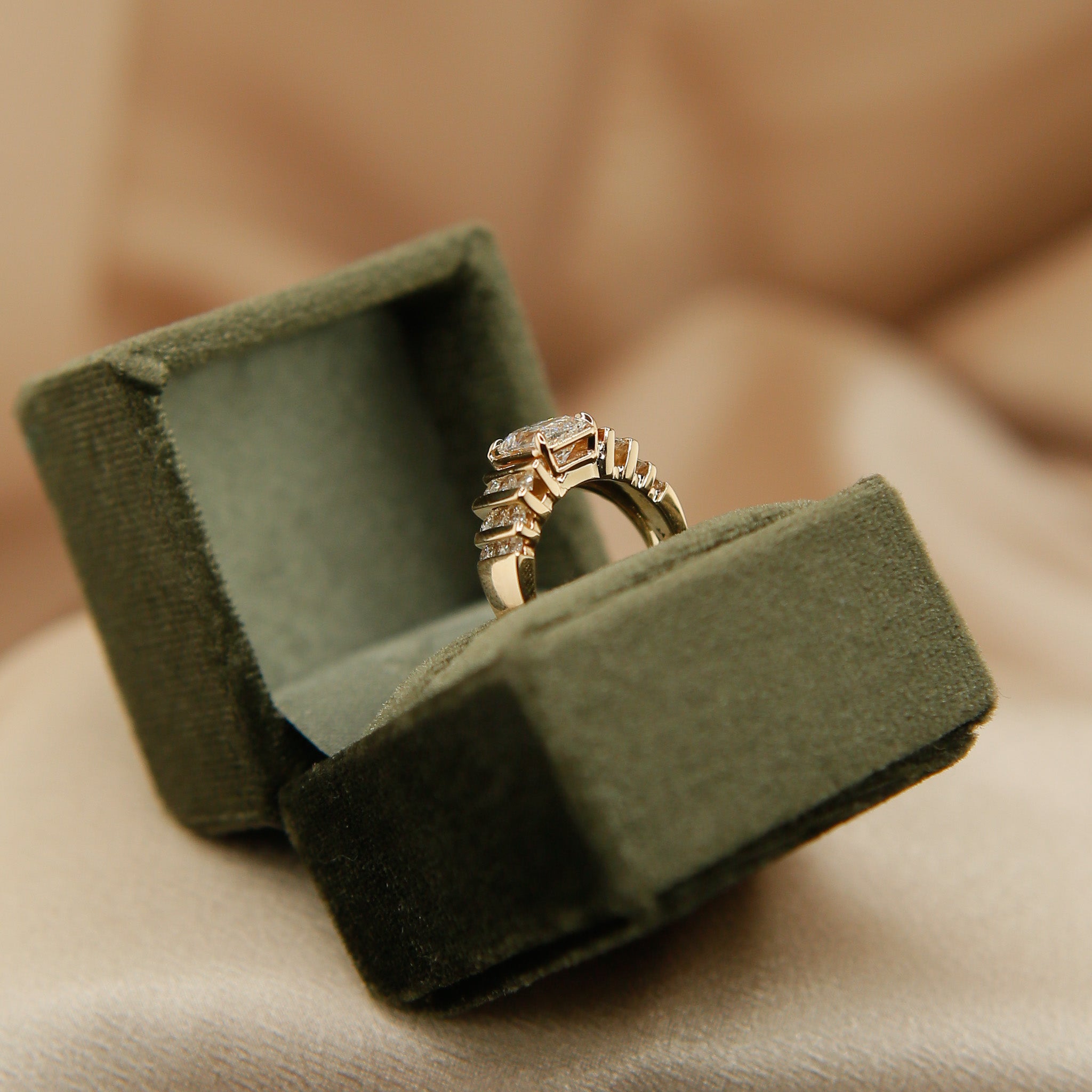 Structured Bar Set Engagement Ring | sz 5