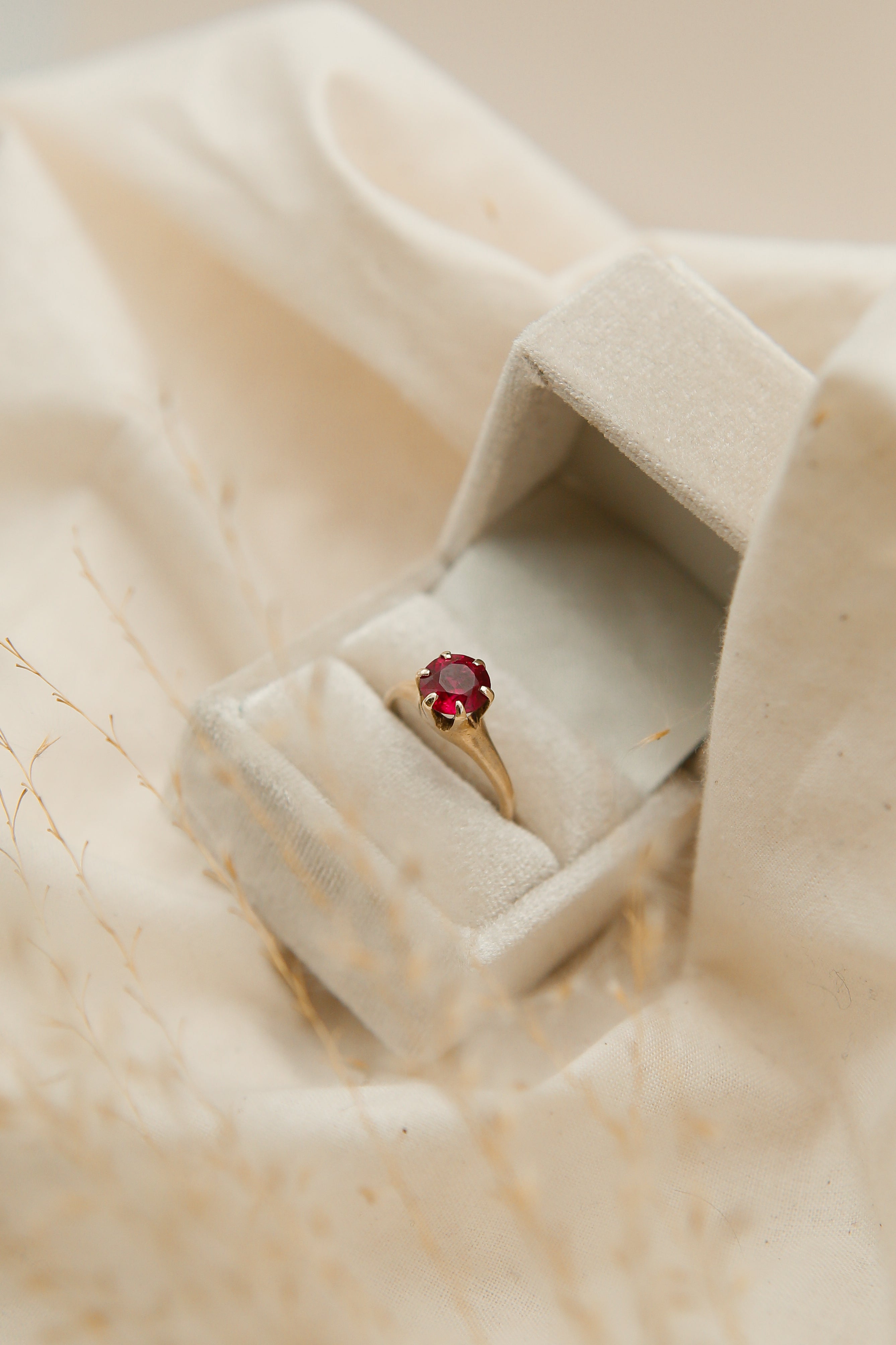 1930's Solitaire Rubelite ring | sz 7.5