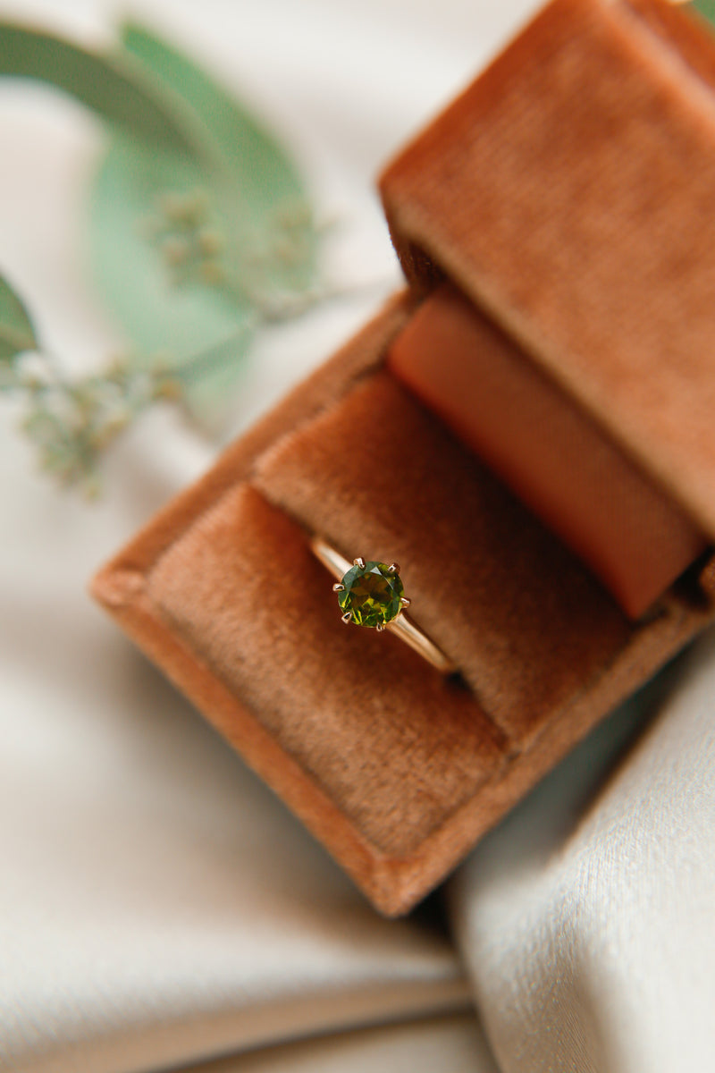 1890s 10k Green Tourmaline Ring | SZ 6