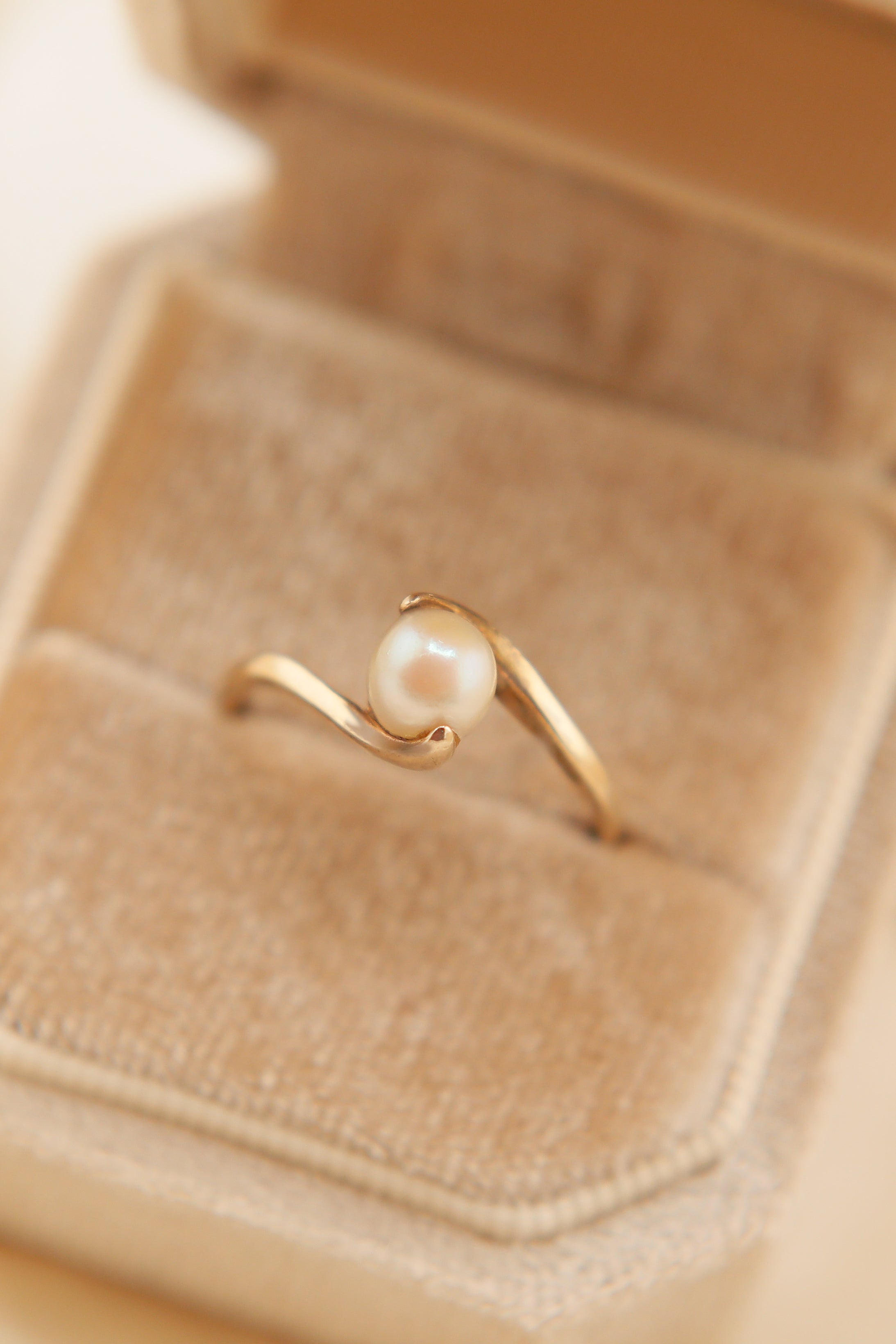 Midcentury 14k Solitaire Bypass Pearl | sz 8