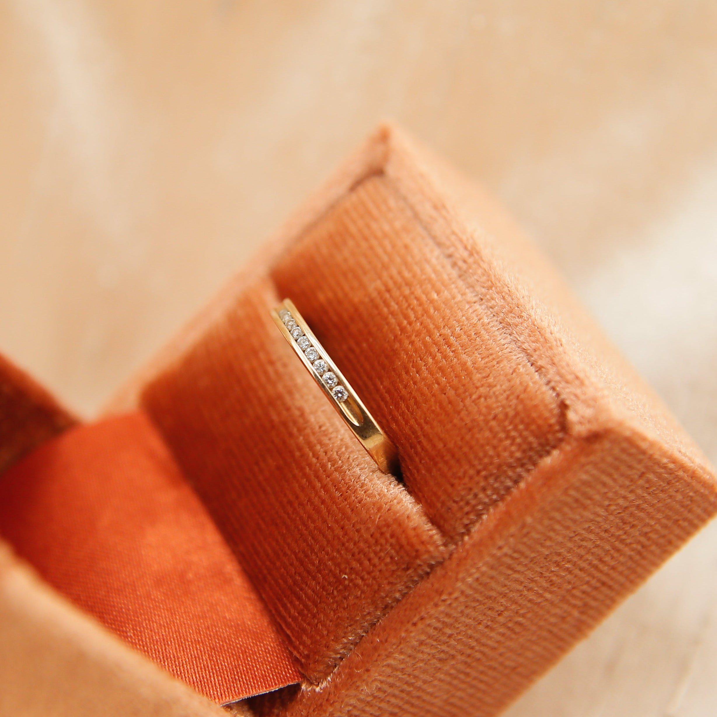 00's 14k Channel Set Diamond Band | sz 6.25