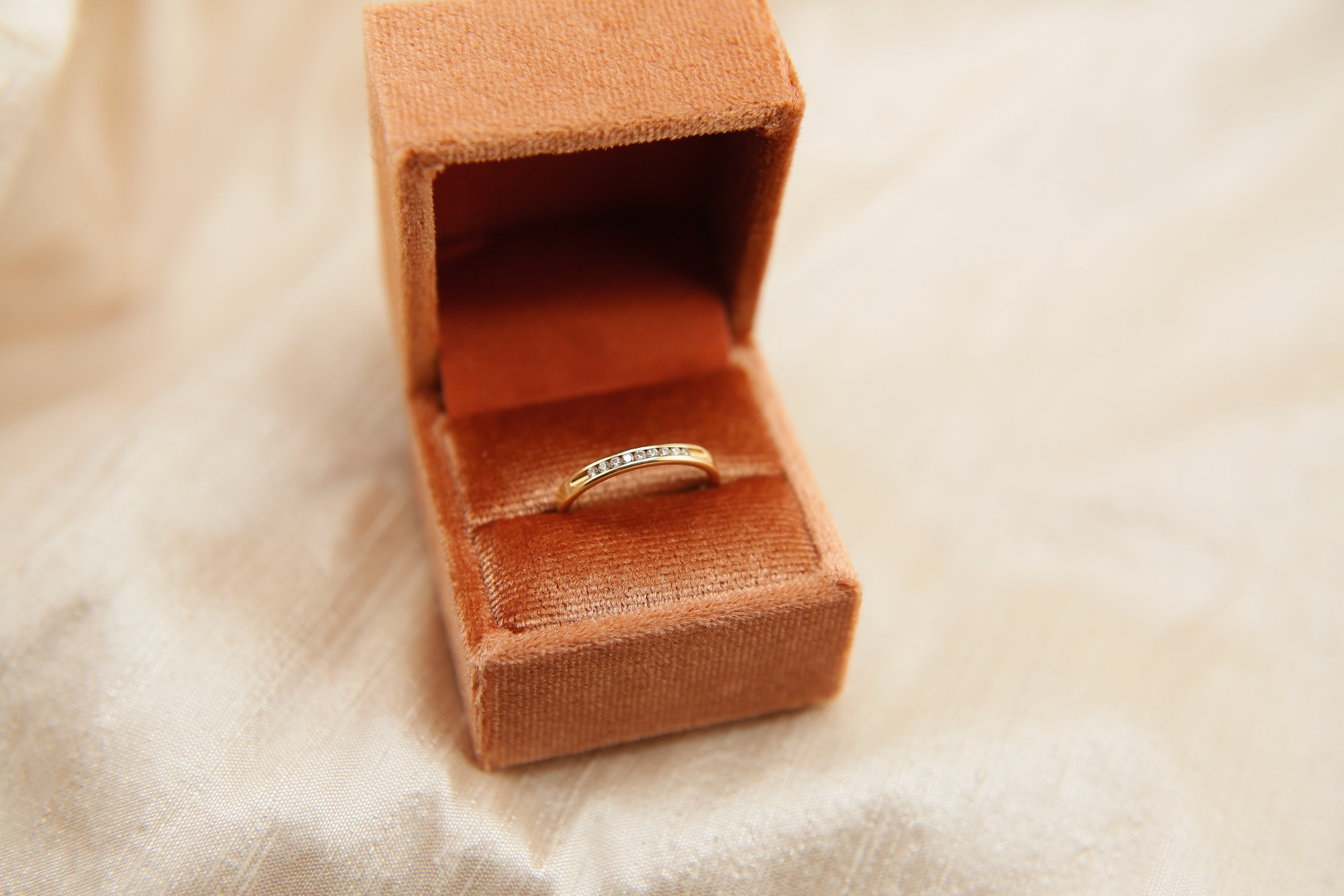 00's 14k Channel Set Diamond Band | sz 6.25