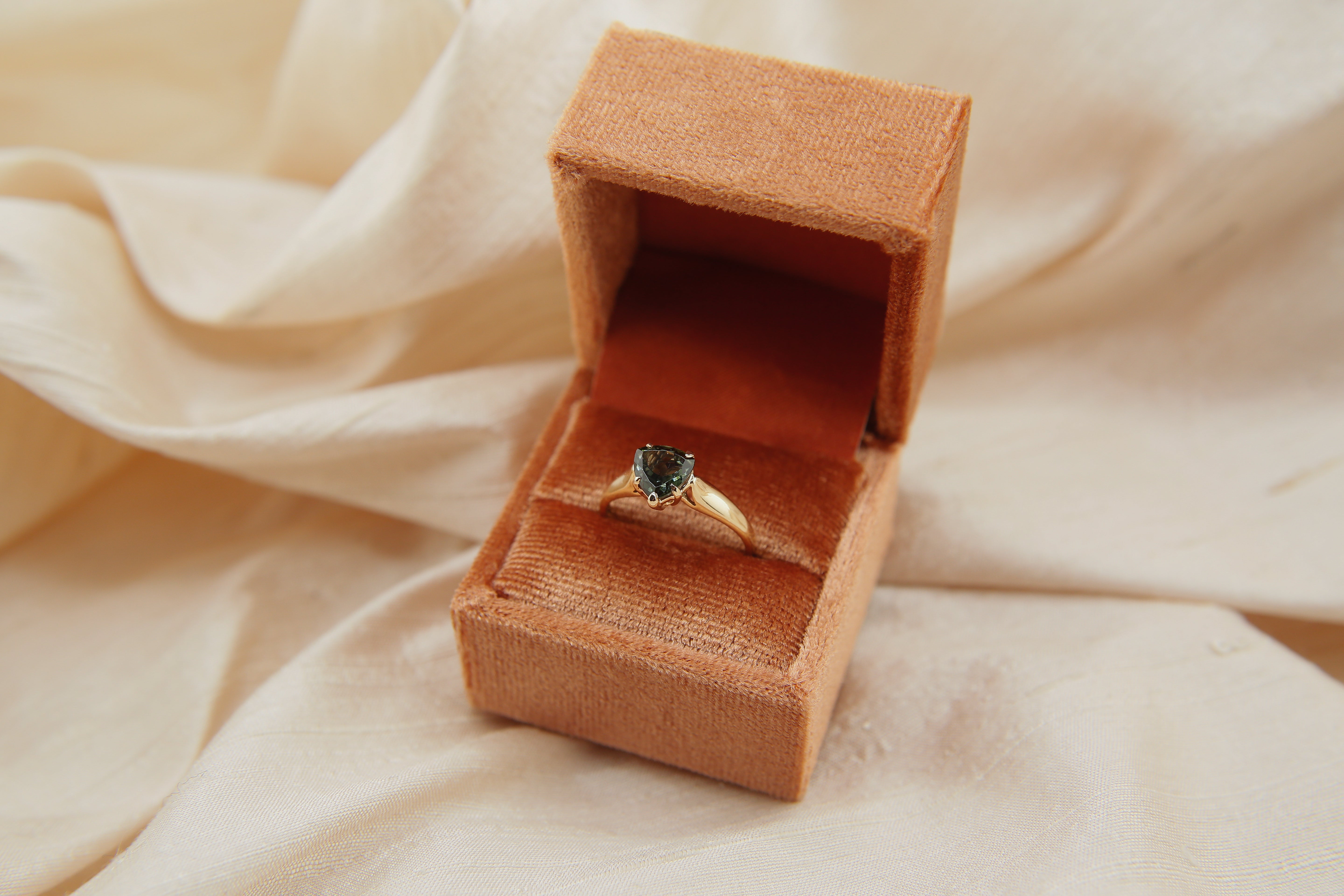 1.19ct Trillion Sapphire in 10k Vintage Setting VR198 | sz 7.25