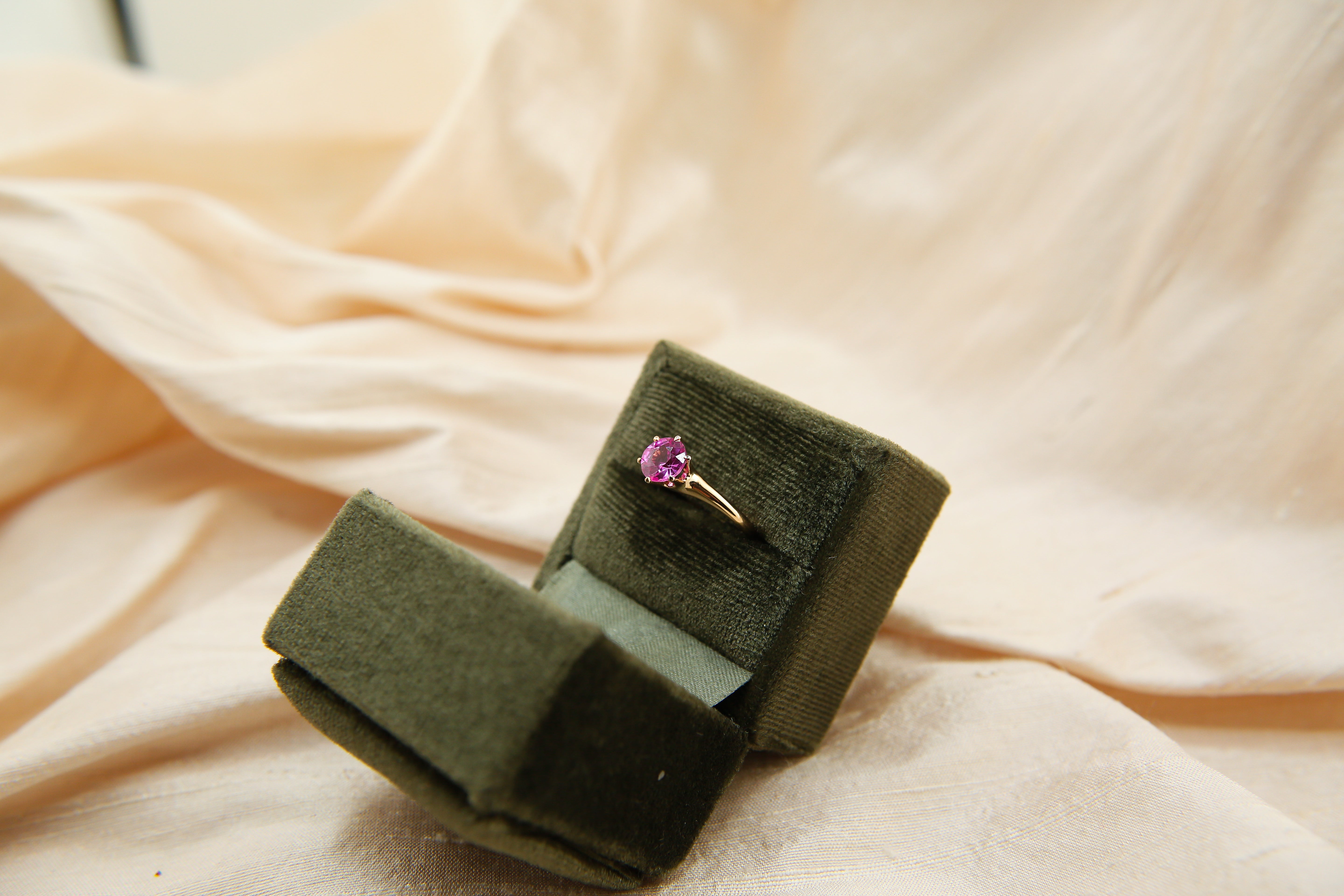 Antique Crown Set Lab Ruby | sz 5.75