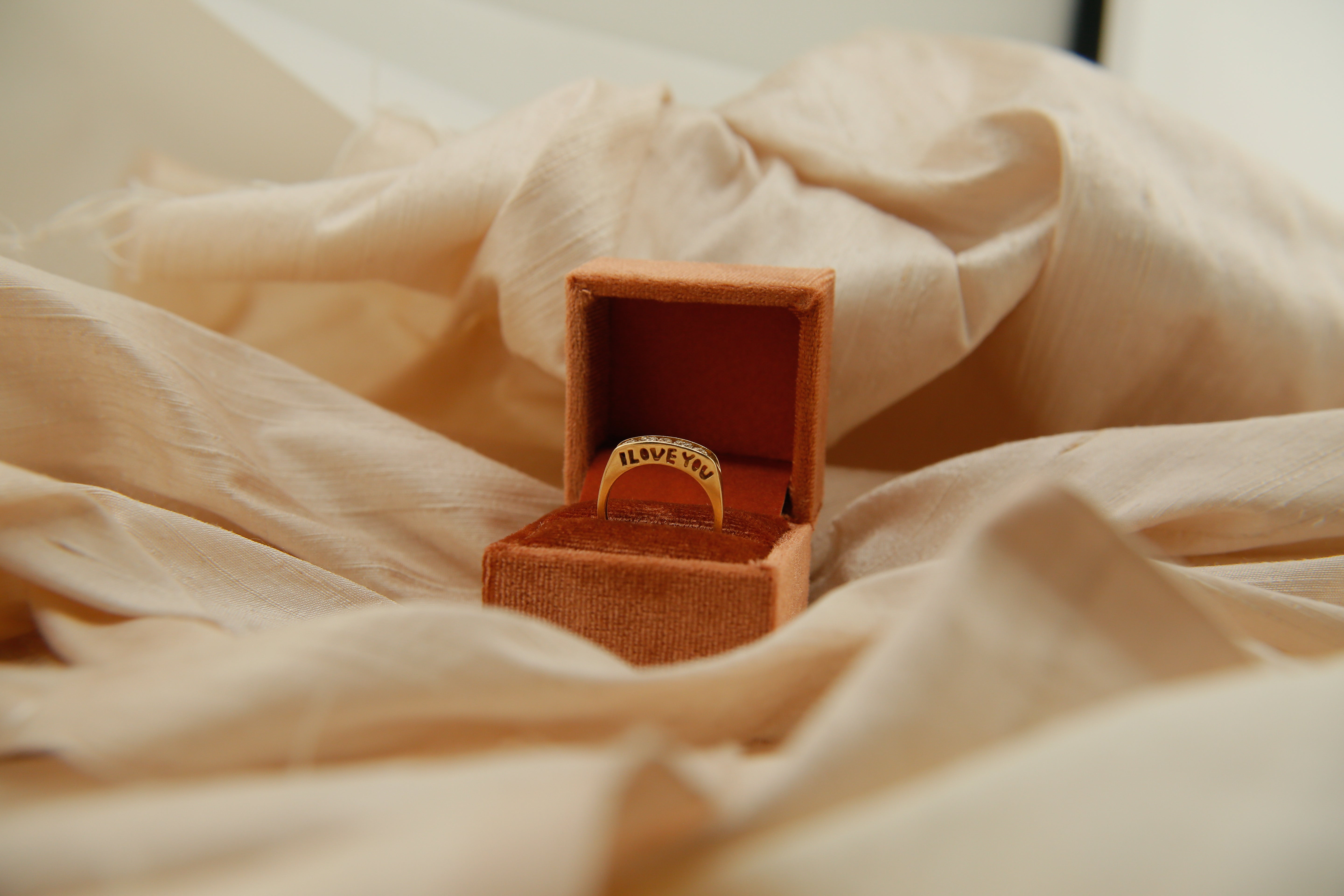 10k "I love you" y2k diamond band | sz 7