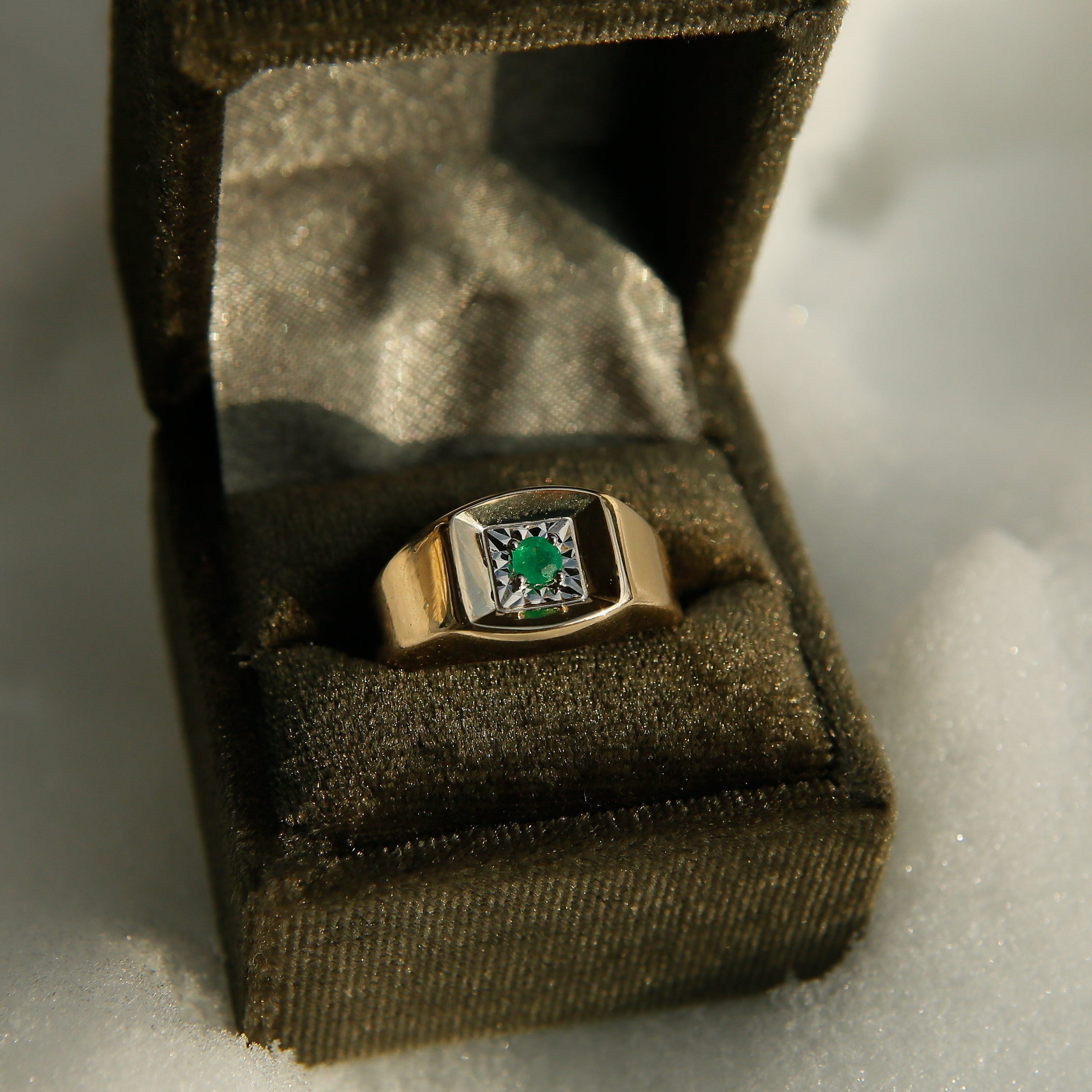 Two Tone 10k Emerald Signet Ring | sz 9.25