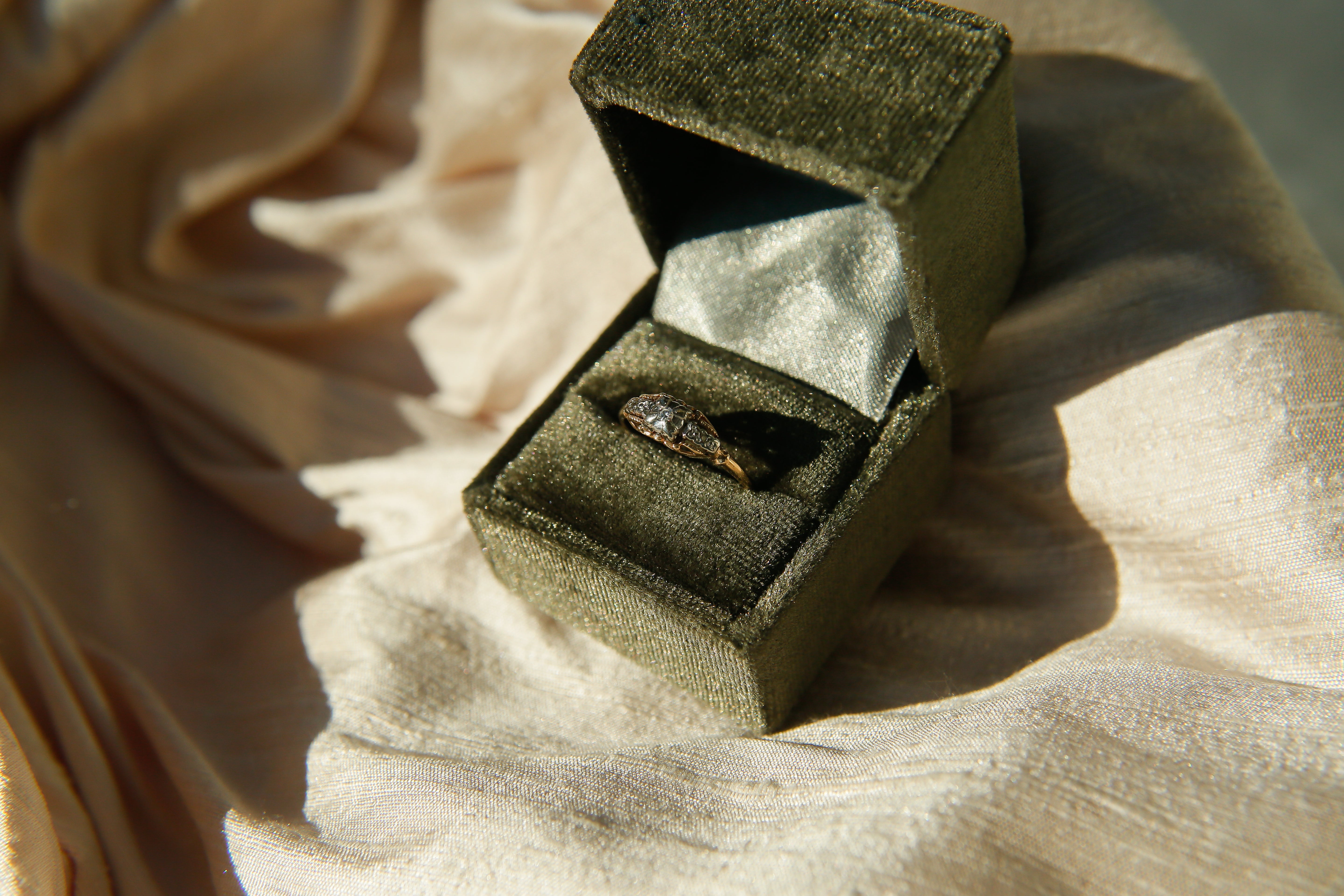 Deco Two-Tone Die Struck Birder ring | sz 6.75