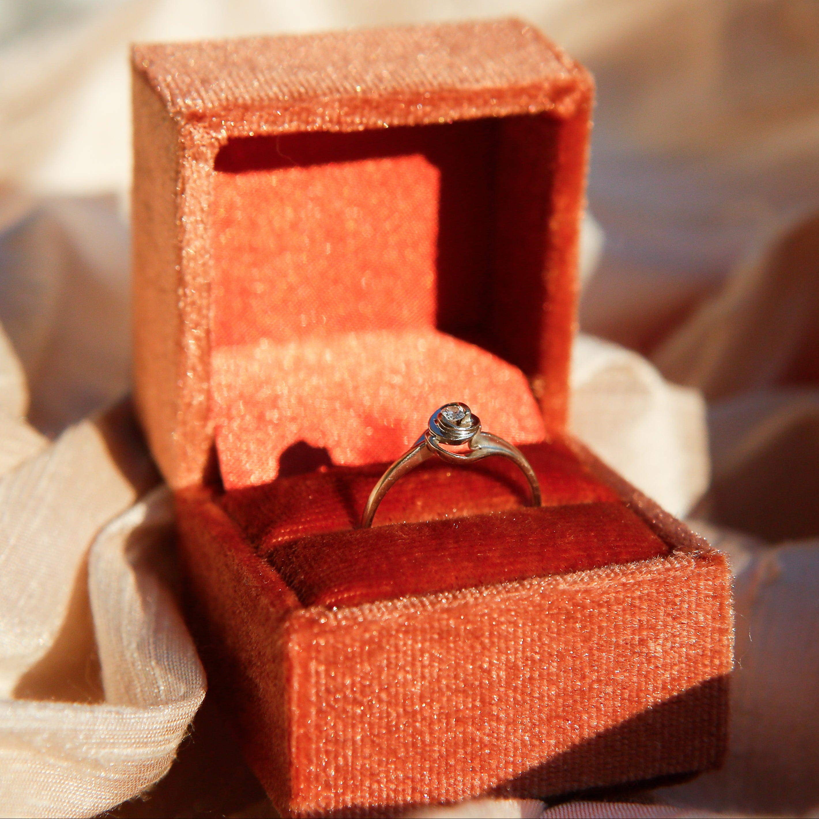 Modern 14k White Gold Floral Bypass | sz 7