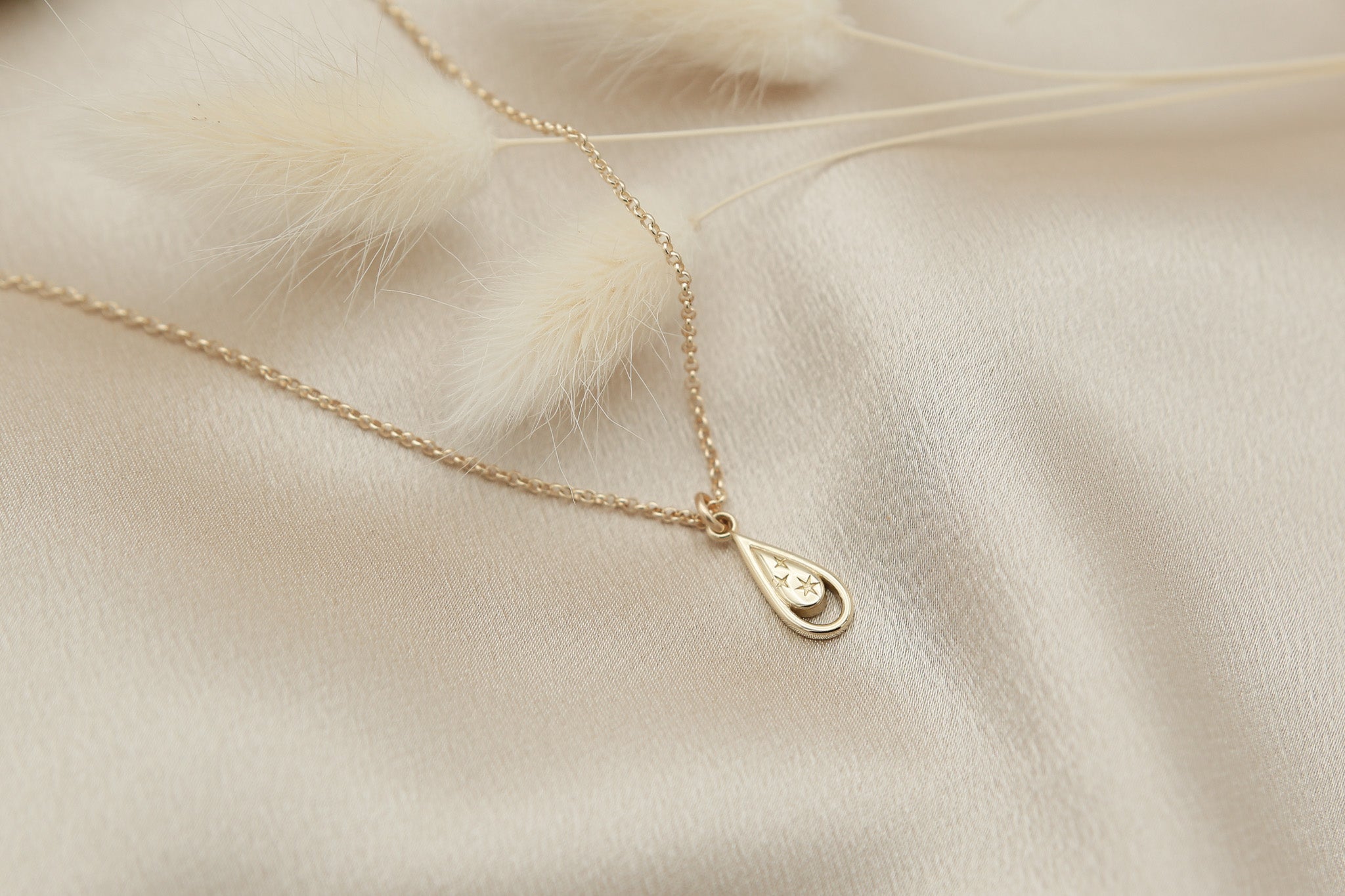 Una | Teardrop Necklace