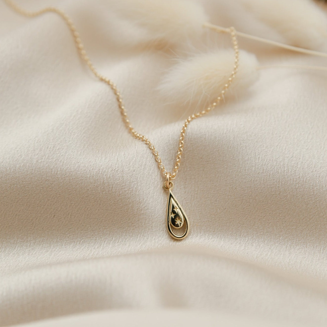 Una | Teardrop Necklace