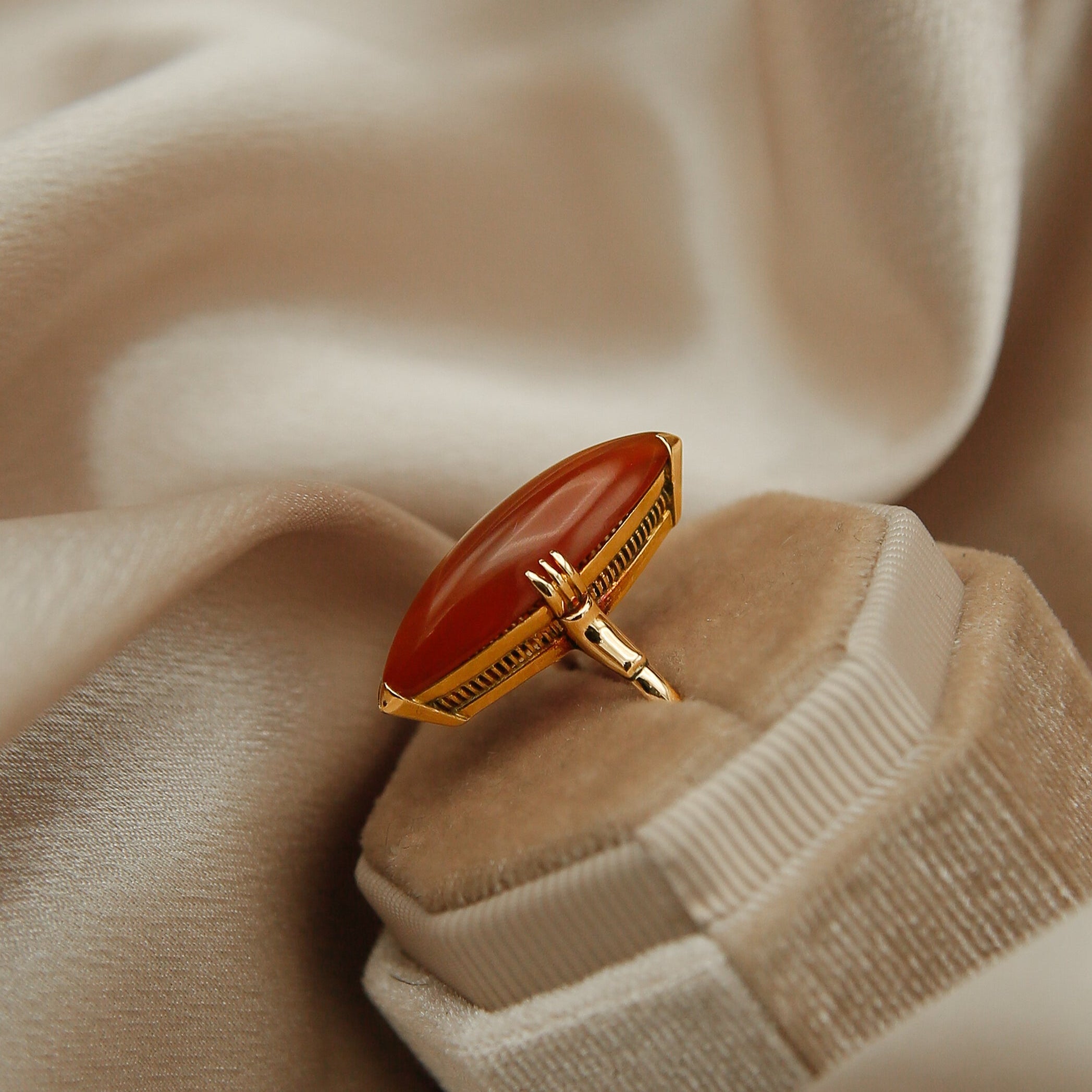 18k Mid-Century Carnelian Cocktail Ring | sz 5.5