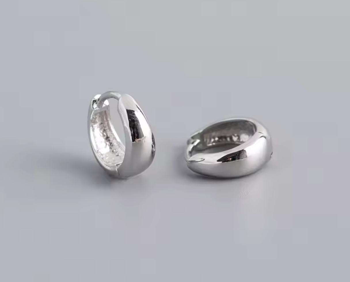 Cara | Huggie Hoop
