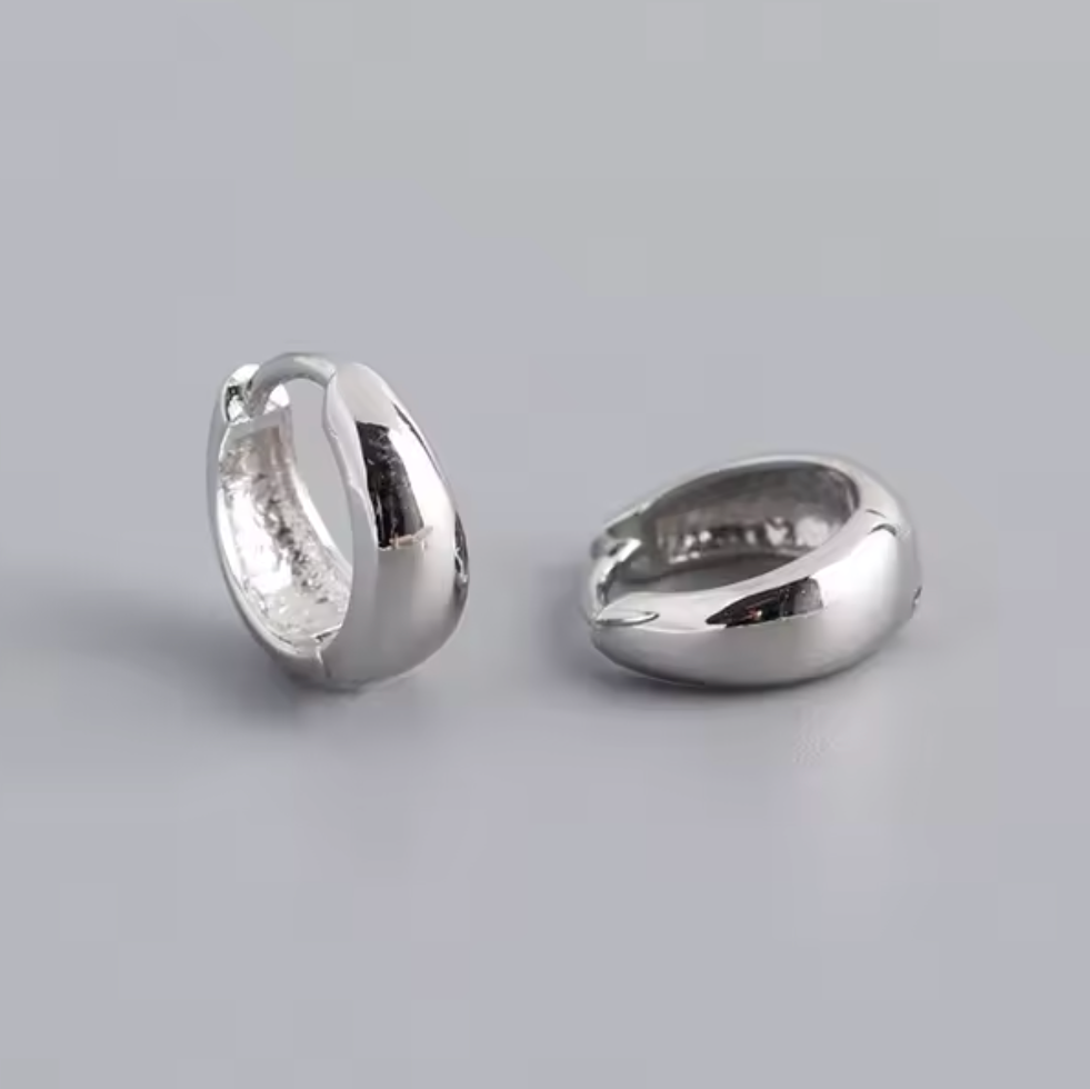 Cara | Huggie Hoop