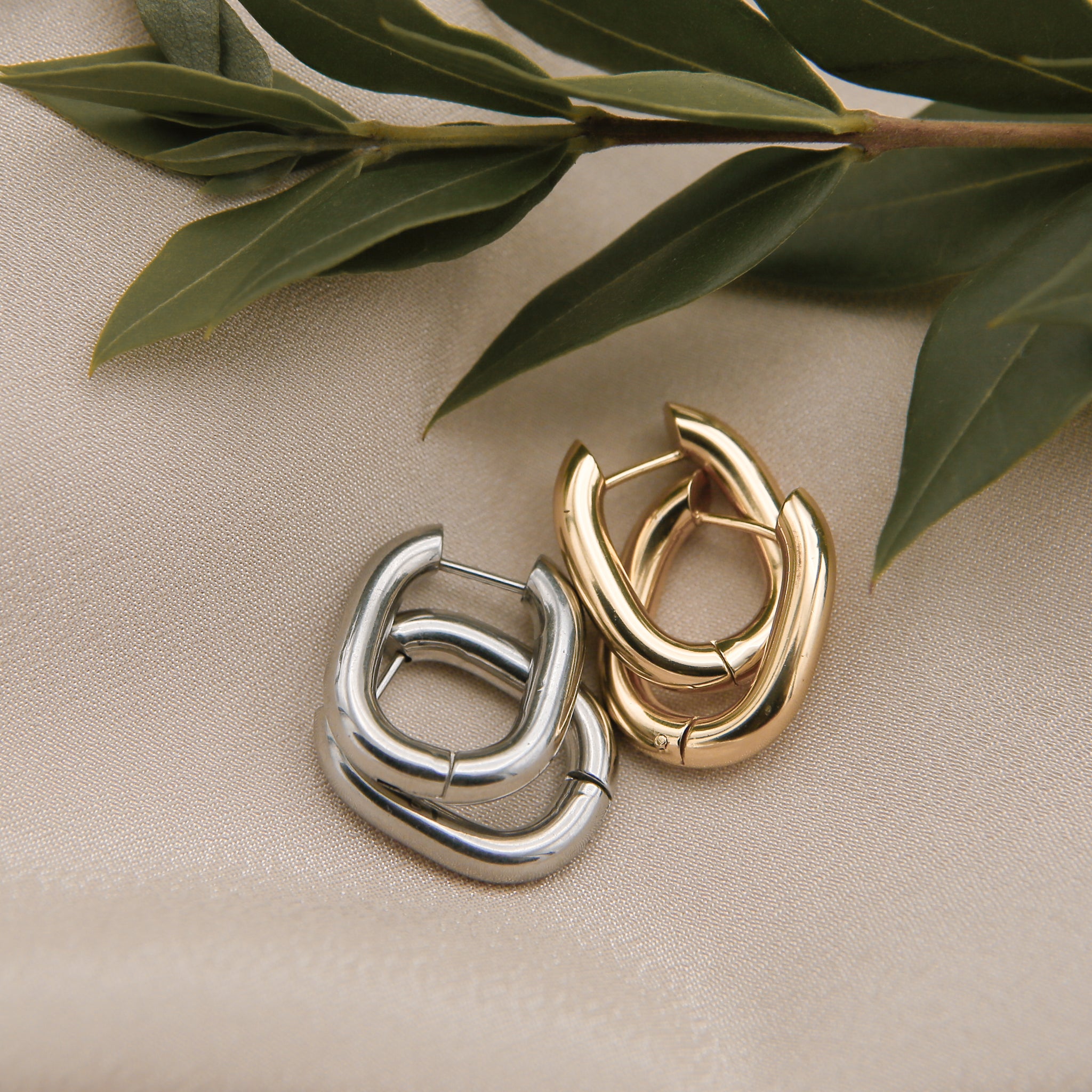 Demi Oval Hoops