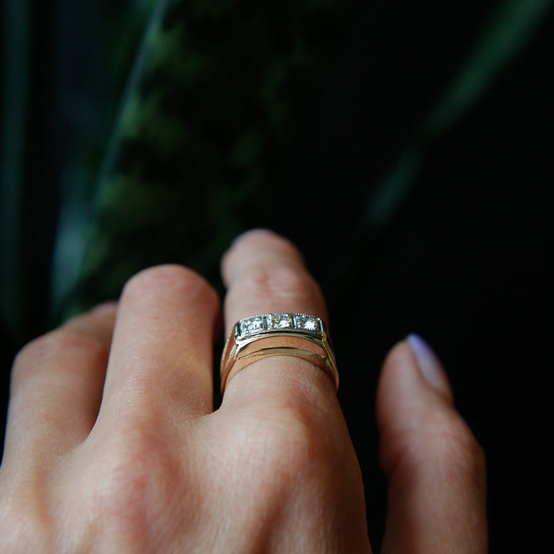 1970s 14K 3 Stone Natural Diamond RIng | Sz 7